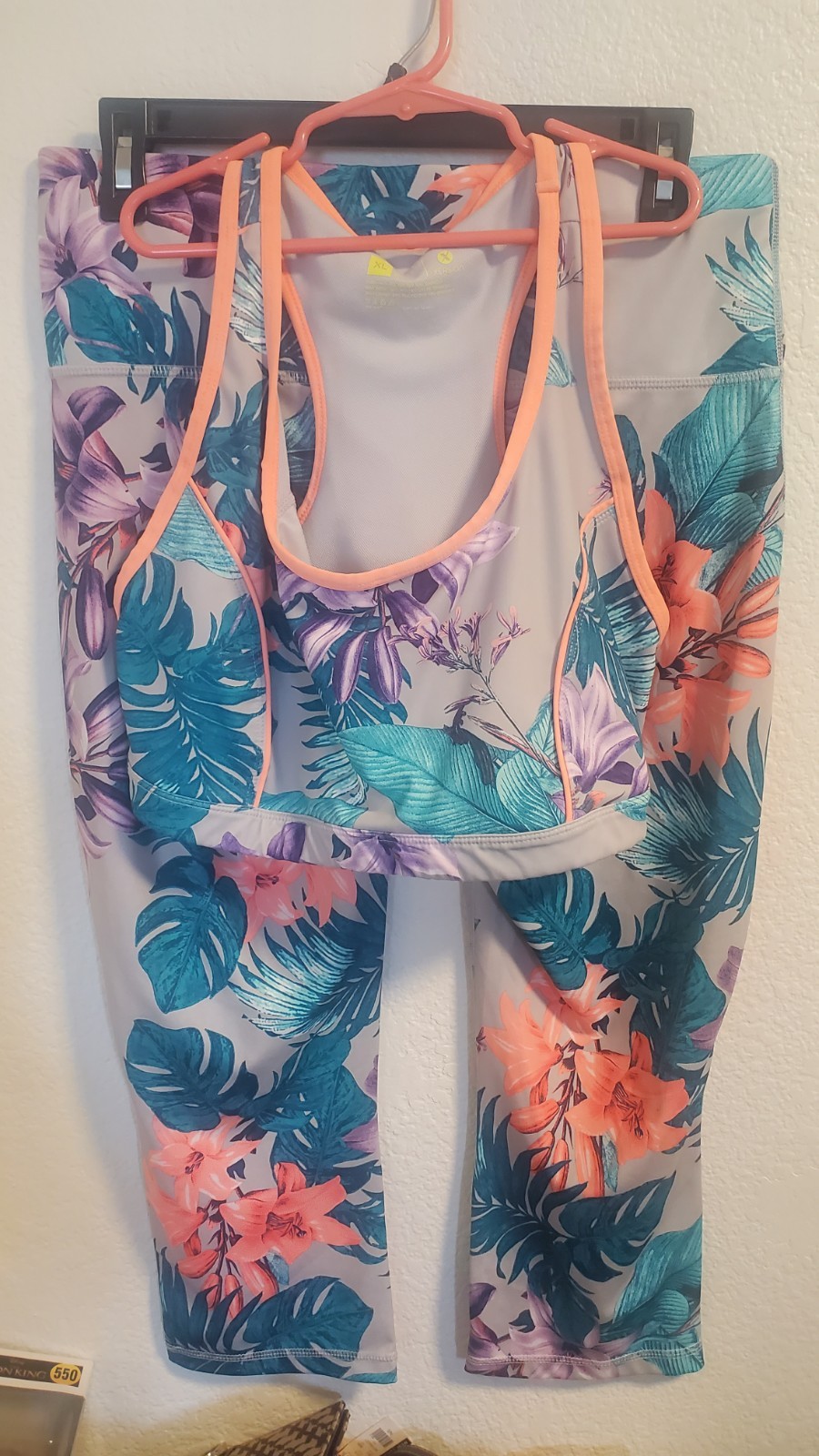 Xersion Athletic Two Piece Set. Womens XLarge Fitted. Floral Print