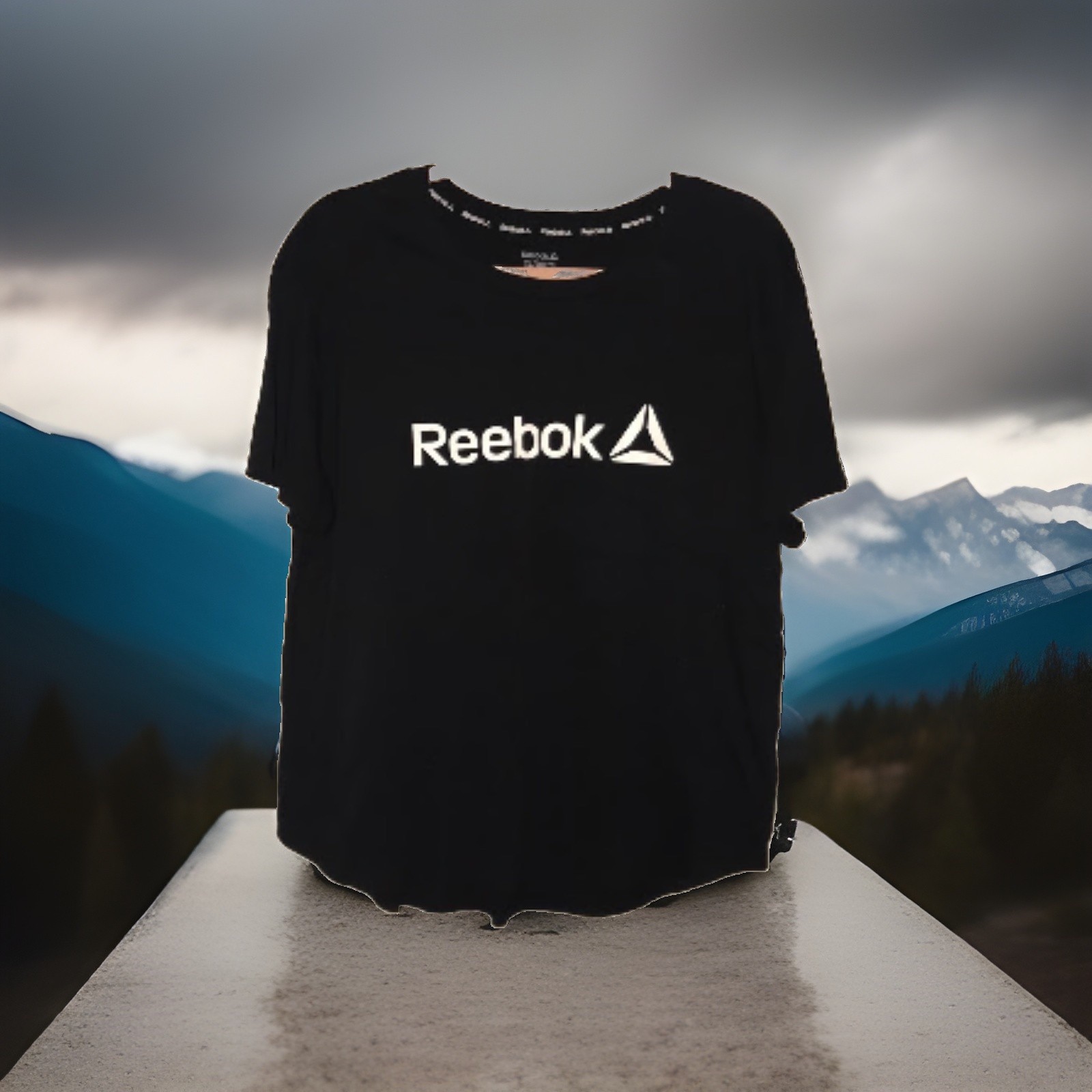 Reebok Women’s XL Black T-Shirt Short Sleeve Logo Tee Athletic Top New