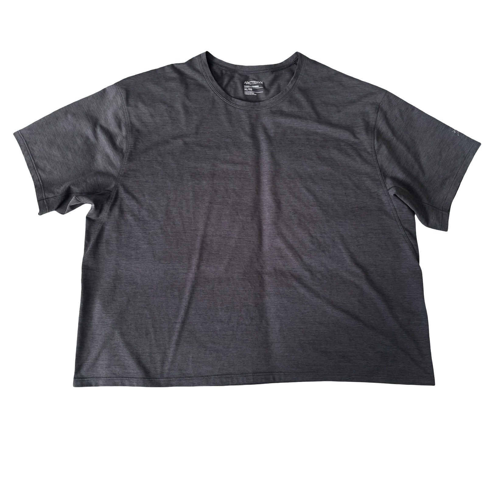Arc’teryx Women’s Dark Gray Taema Cropped Short Sleeve T-Shirt Size XL