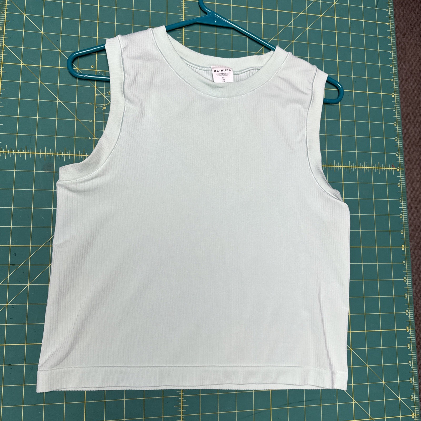 Athleta Renew Seamless Muscle Tank Top Women’s XL Mint Green Ribbed