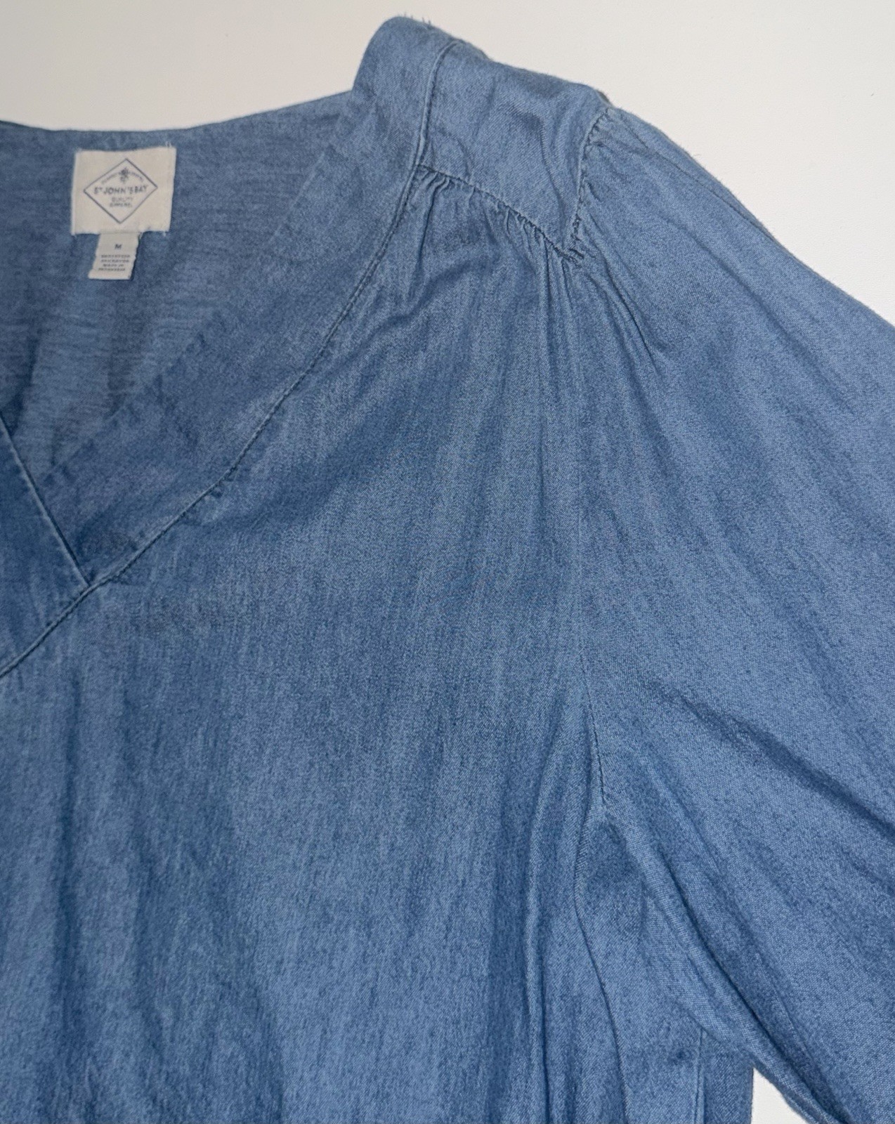 St John’s Bay Top Blue Denim Chambray Cotton Rayon Blend Shirt Blouse Women’s M
