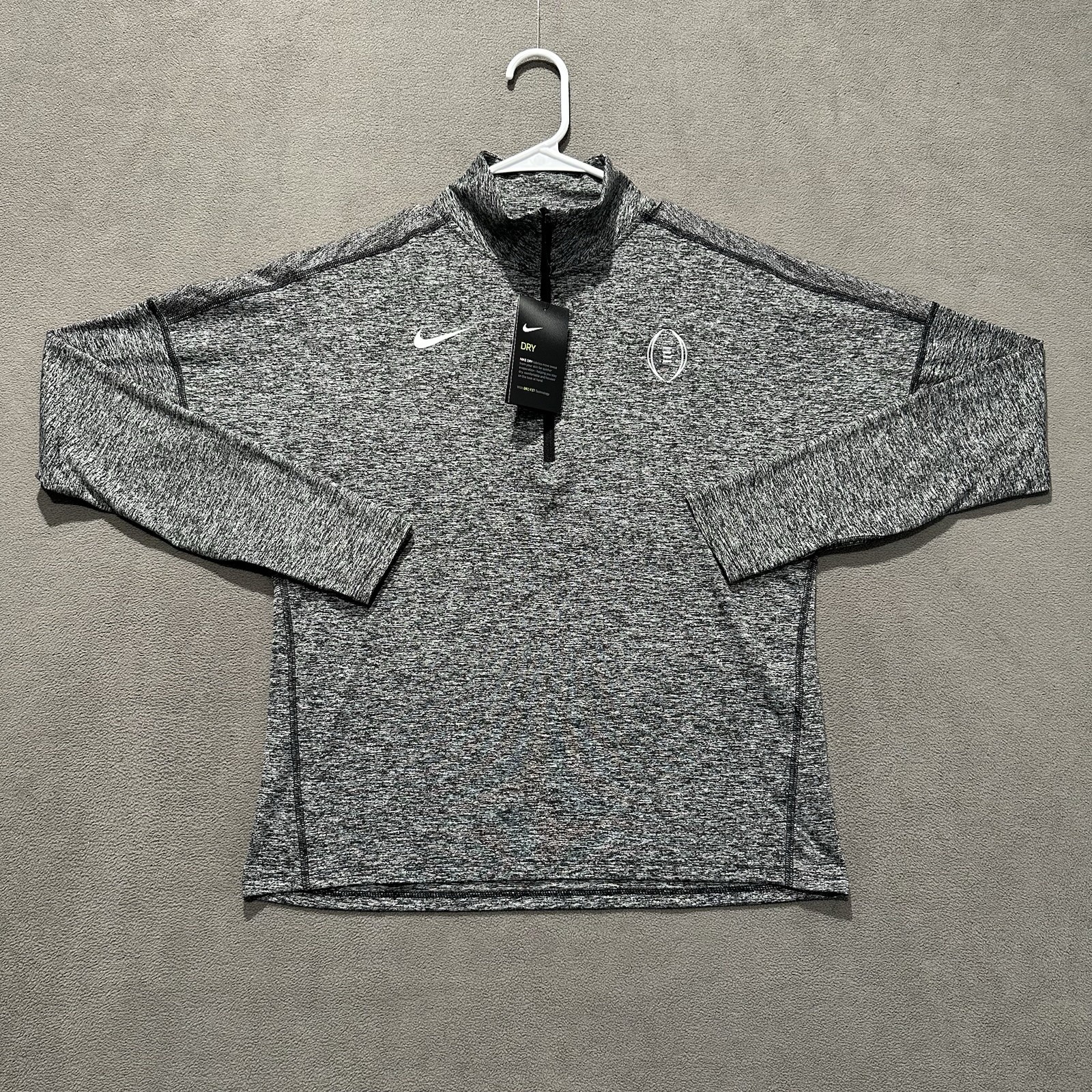 NWT Nike Dri-Fit Element 1/2 Zip Top Womens M Gray Heather Pullover 897021-011