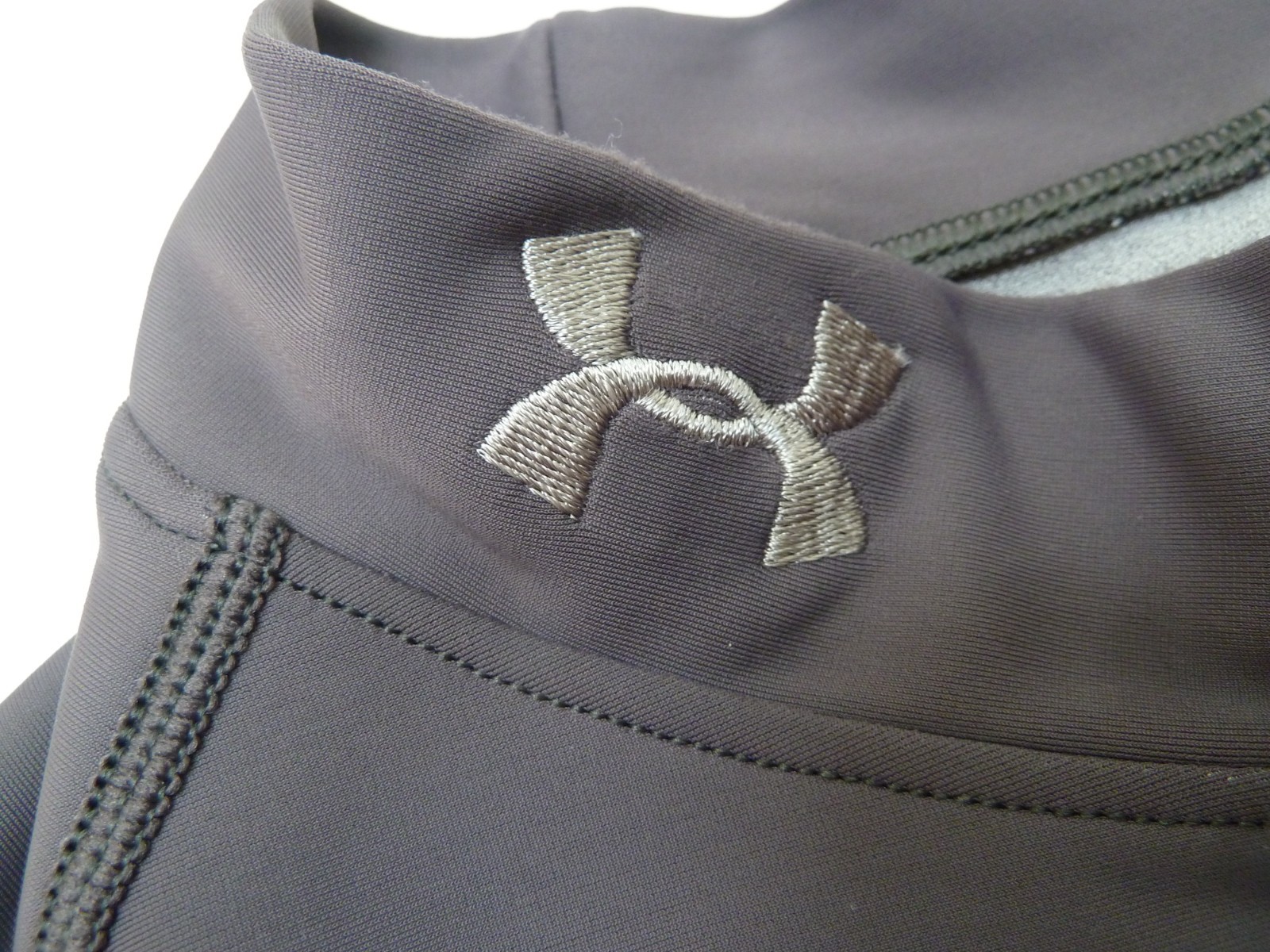 Under Armour Compression Shirt Pullover Womens XL Metal Long Sleeve Dark Grey