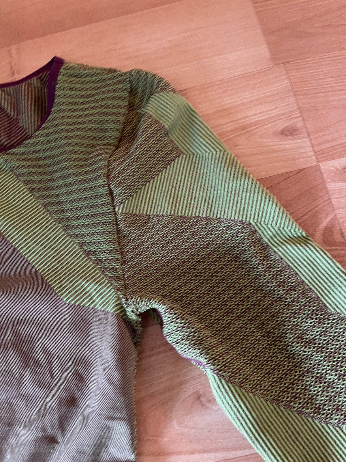 Asos 4505 Athletic Top Compression Purple Green Women’s Size One Sleeve Yoga