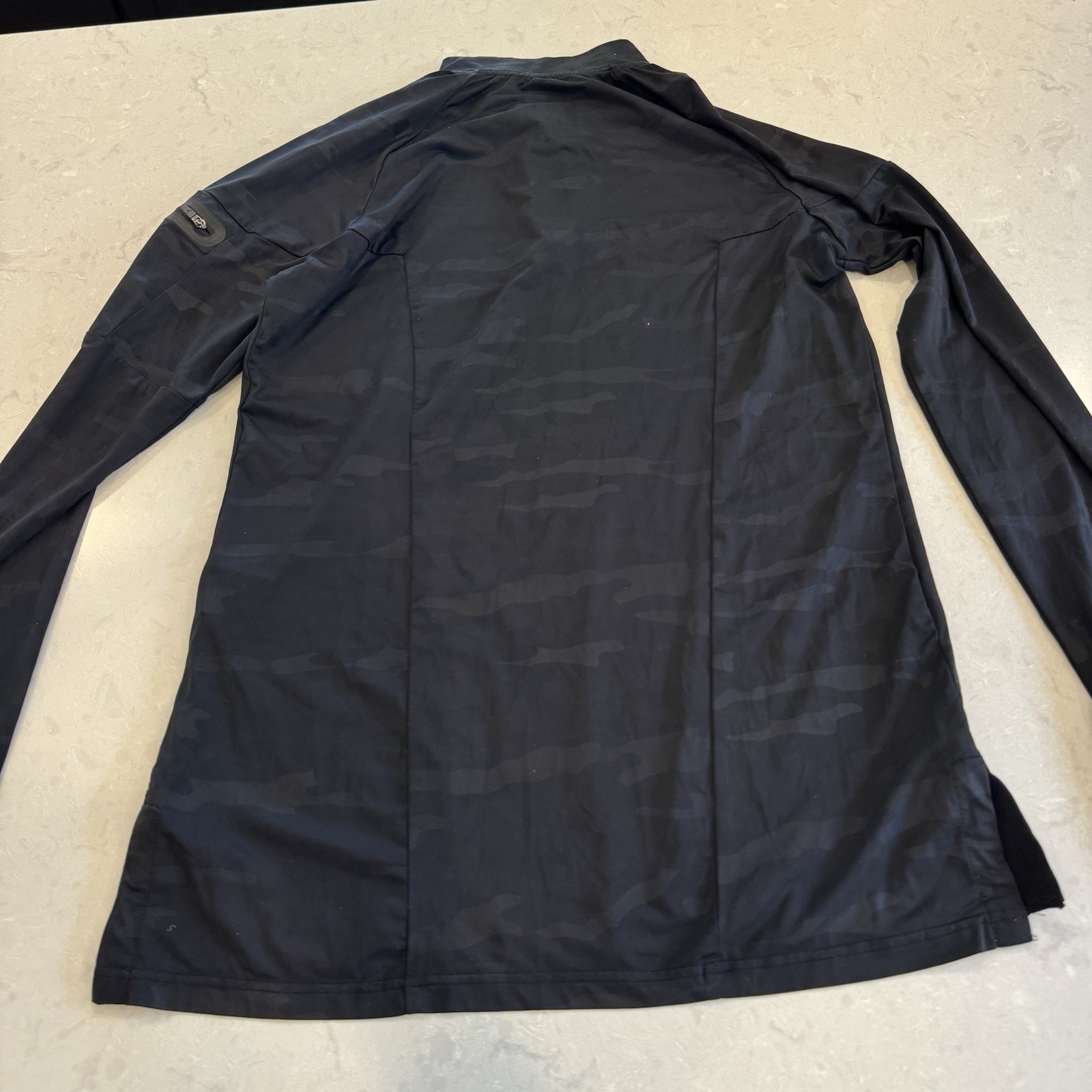 Squat Wolf Men’s Medium True Athletic Fit Workout Long Sleeve Shirt 1/4 Zip Camo
