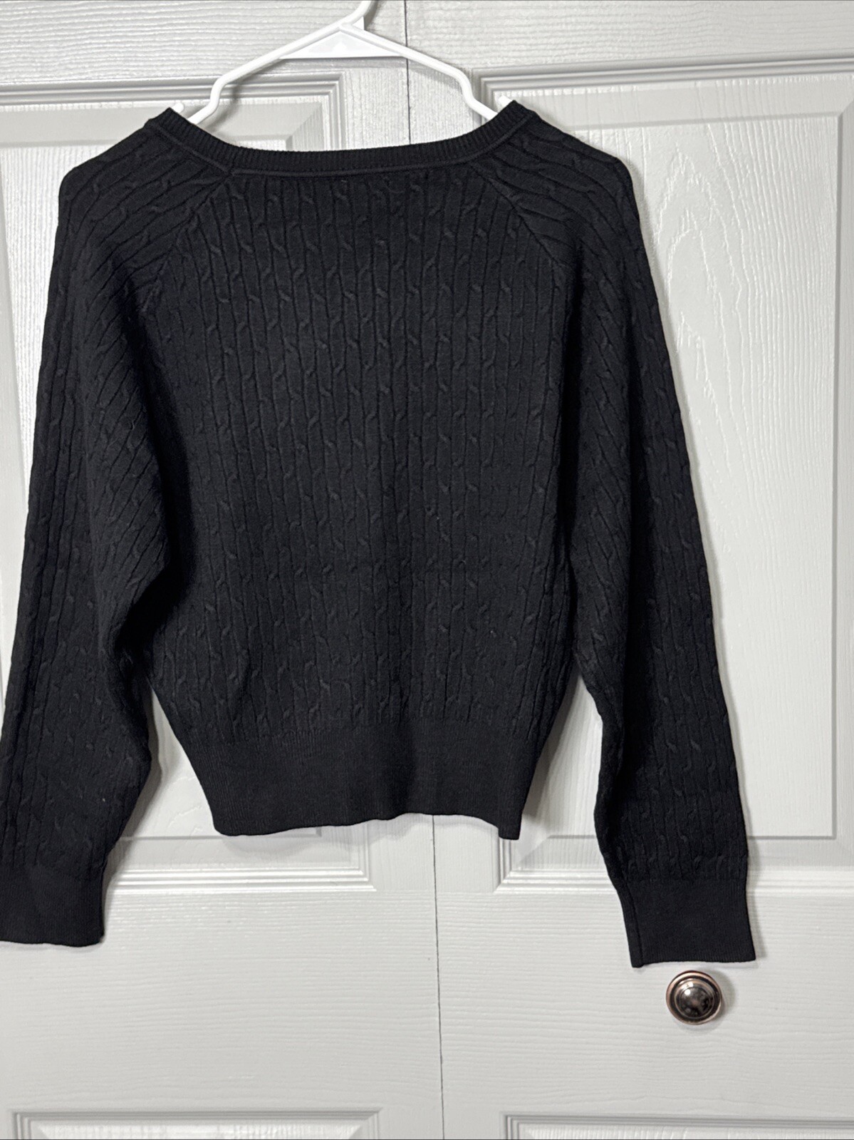 NWT DAISY Cable Knit Pullover Light Weight Small Crop Top Black Long Sleeves