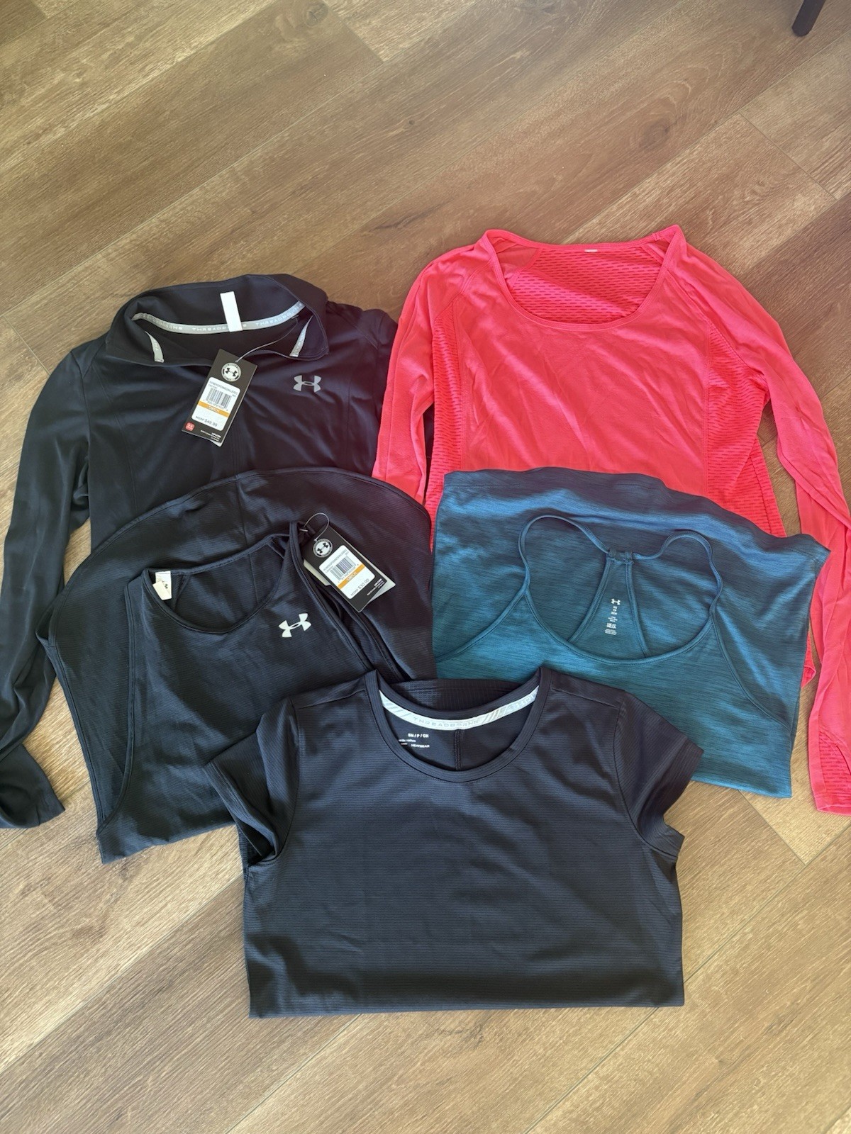 Women’s Under Armour Athletic Wear Bundle – XS/Small – 5 Pieces (2 NWT)