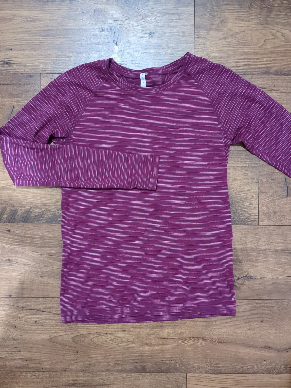 Athleta Womens L Long Sleeve Purple Performance Top Short