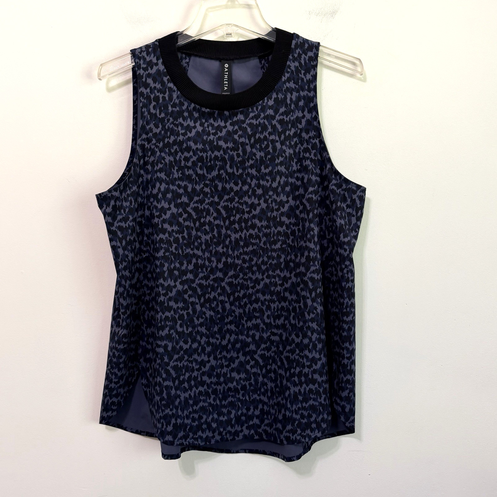 Athleta Tank Top M Sleeveless Blue Zephyr Animal Print Yoga Workout Gym Active