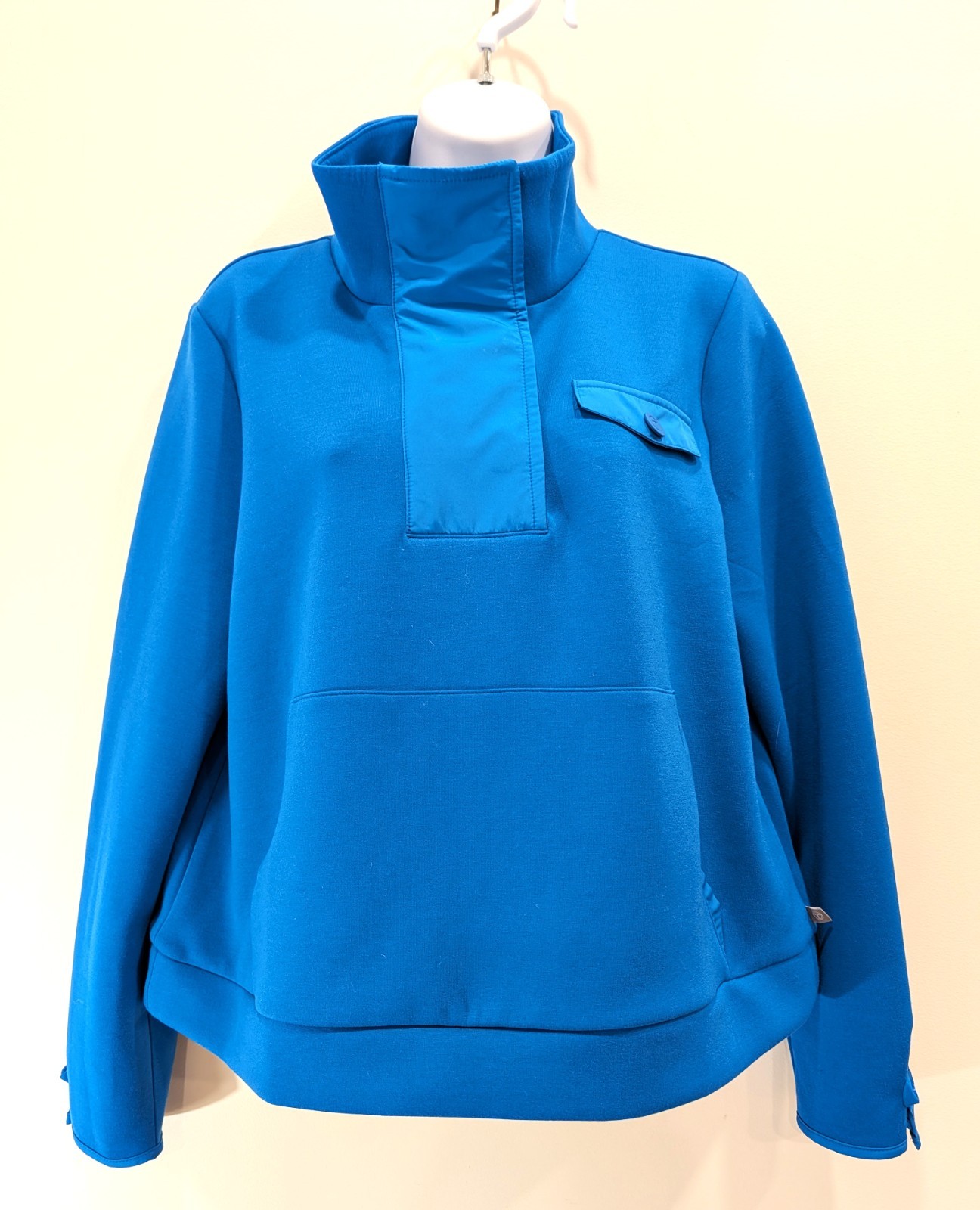 T by Talbots Blue Top Pullover Sweatshirt Pocket Pouch Medium Women’s NEW W/TAG