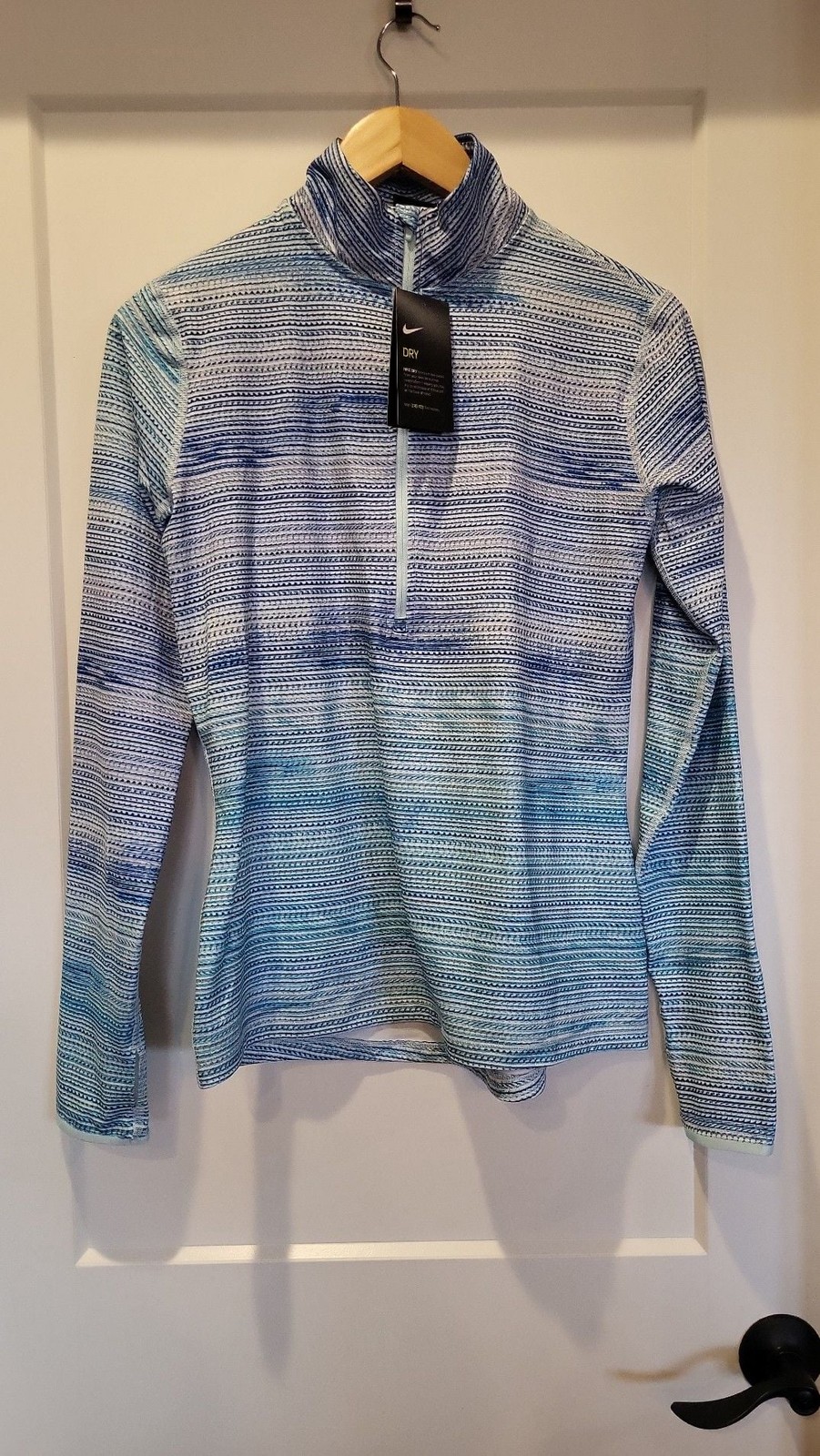 NWT Nike Women’s Dri-FIT Blue Striped 1/2 Zip Long Sleeve Running Pullover, size