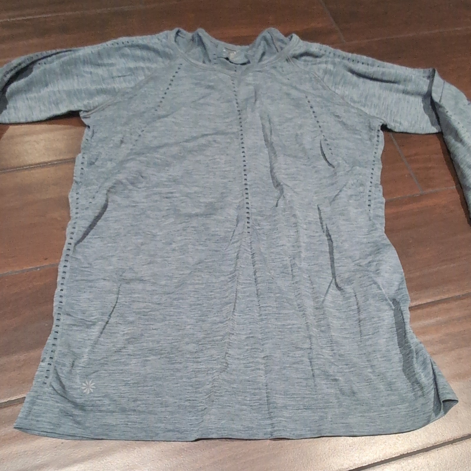 Athleta Lightweight Breathable Long Sleeve Top Gray L Women’s 100% Nylon