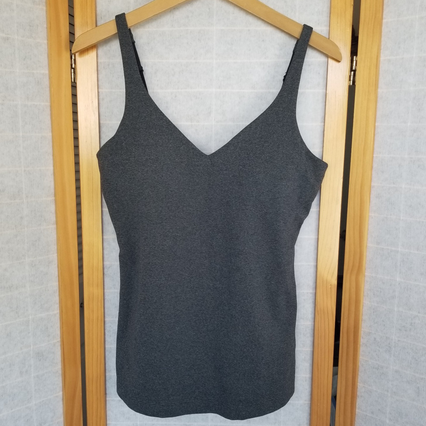 Under Armour Ladies Workout Top Built-in Bra Long Line Tank Cami Size Medium