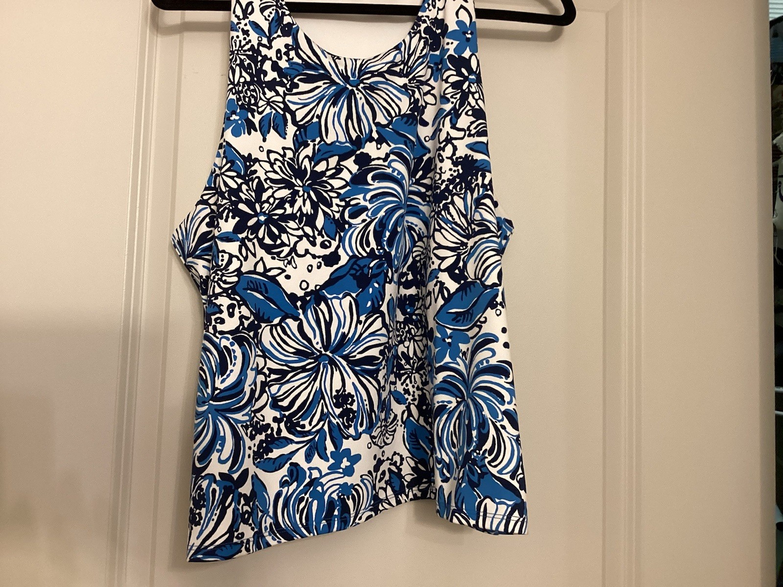 lilly pulitzer Racer Back Tank With Built In Bra XL