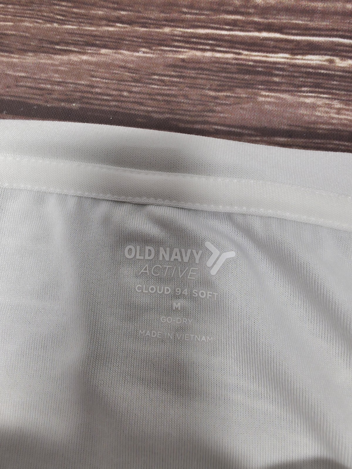 NEW Old Navy Womens Size Medium Solid White Active Go Dry Cloud 94 White Shirt