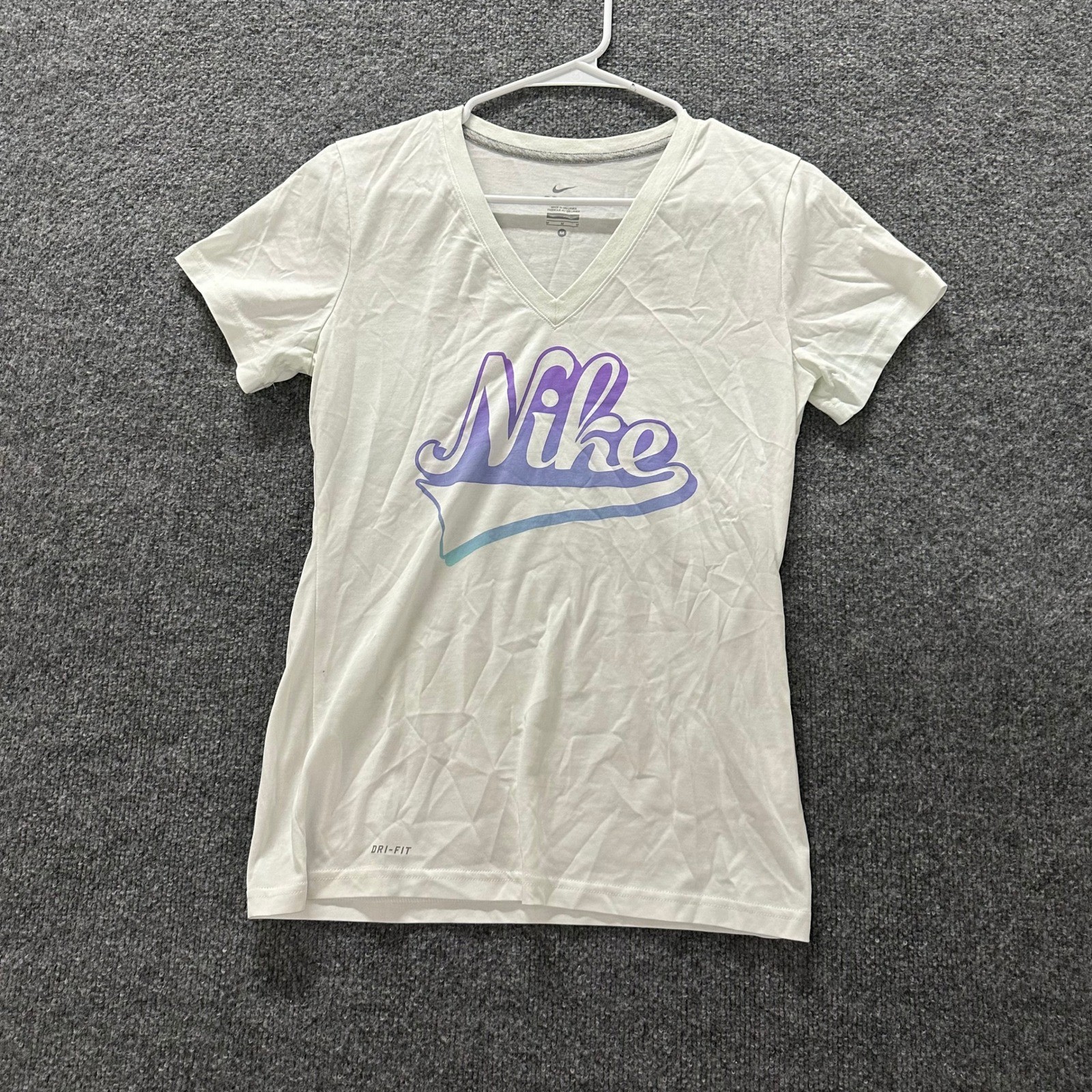 Nike T-Shirt Womens Size M White Dri-Fit Graphic V-Neck Short Sleeve Athletic