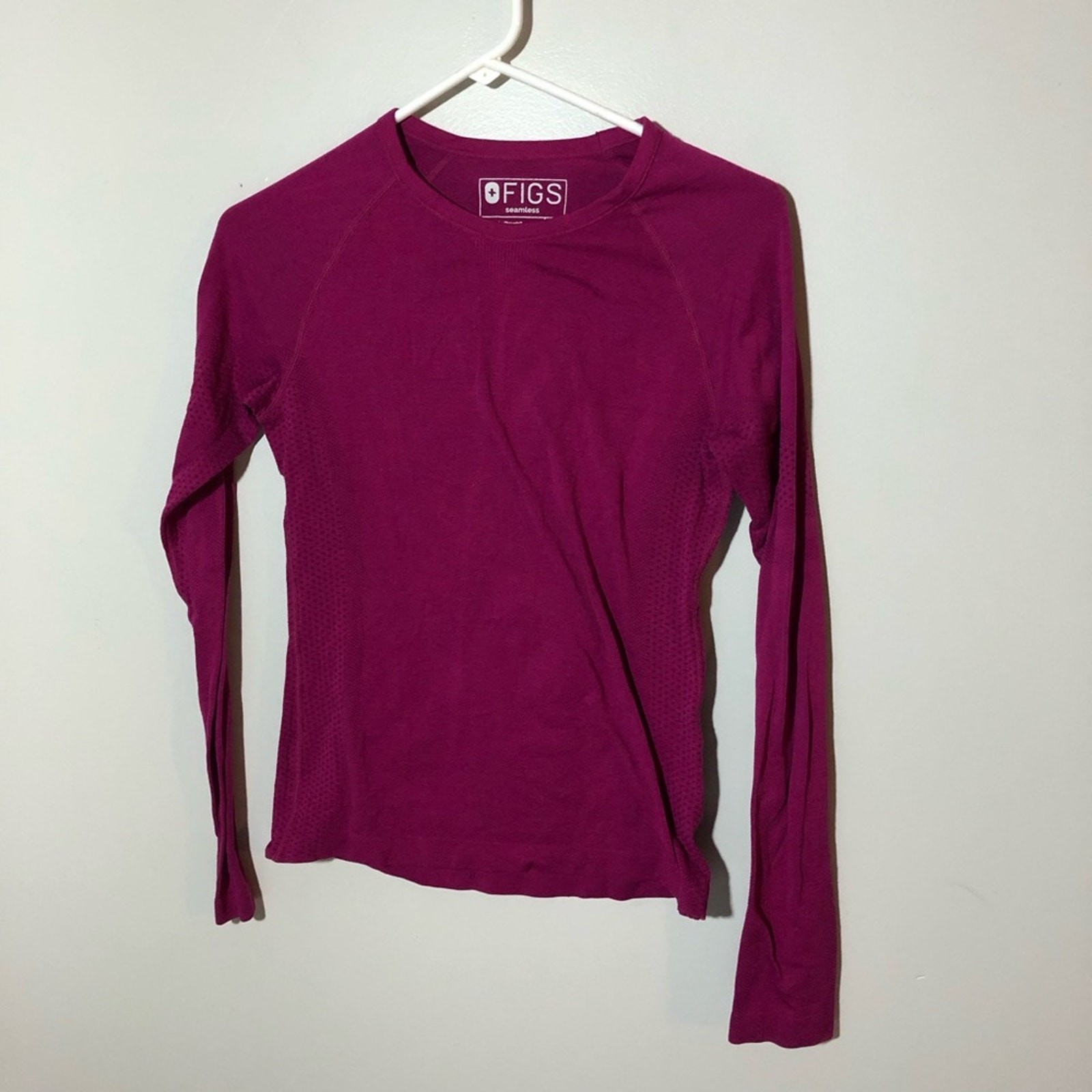 Figs seamless long sleeve base layer hot pink womens S medical workwear