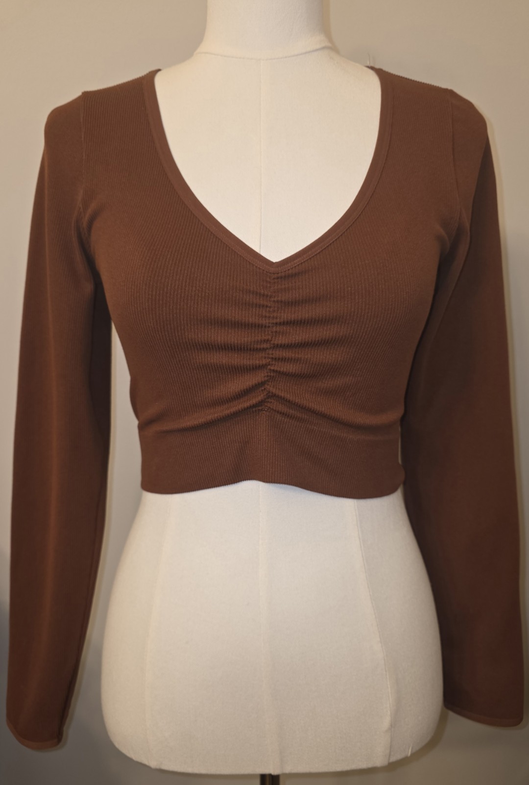 NWT L Women’s Brown Cropped Long Sleeve Ribbed Athletic Top Wild Fable MSRP $18