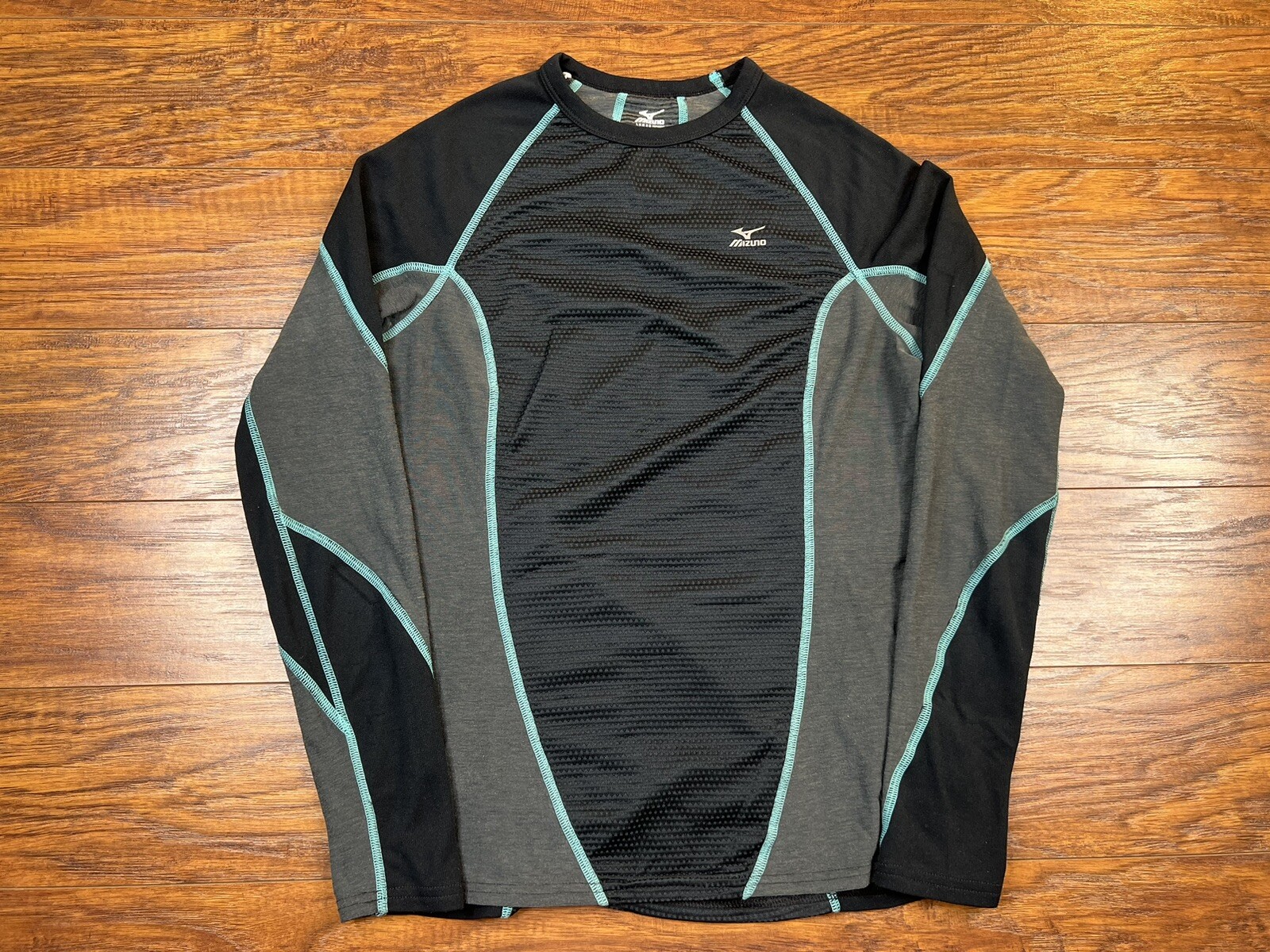 Mizuno Breath Thermo Shirt Women’s Large Thermal Plus Z5