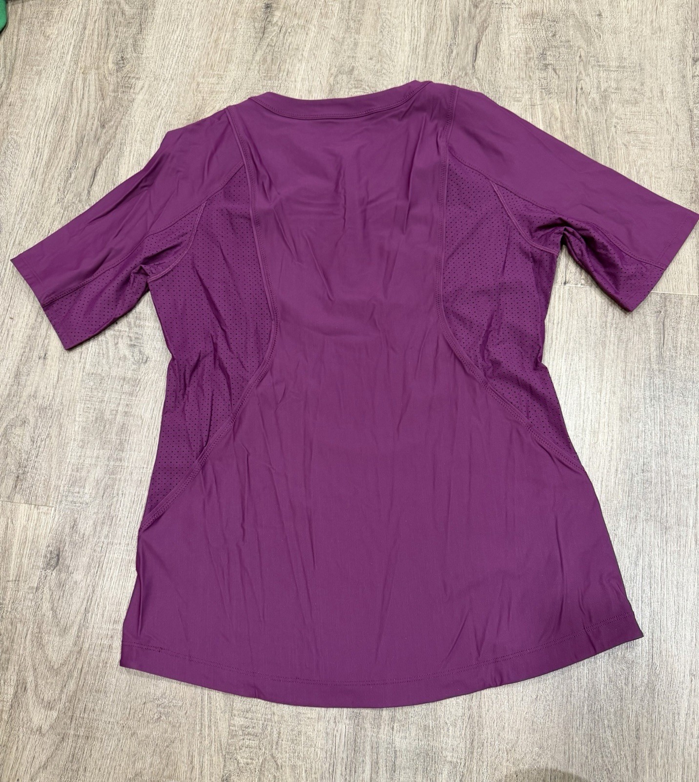 Athleta Pacifica II Tee Bundle White & Burgundy Sz L Sportswear Outdoors