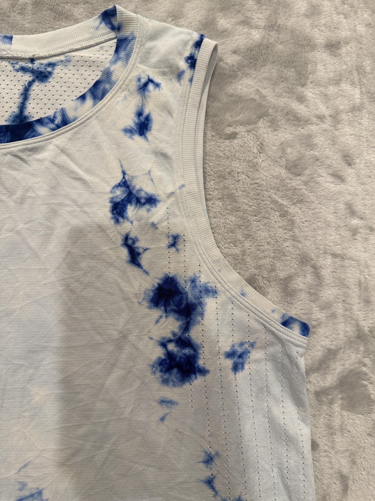 Lululemon Train to Be Tank Top Womens 8 White Blue Chalk Wash Tie Dye