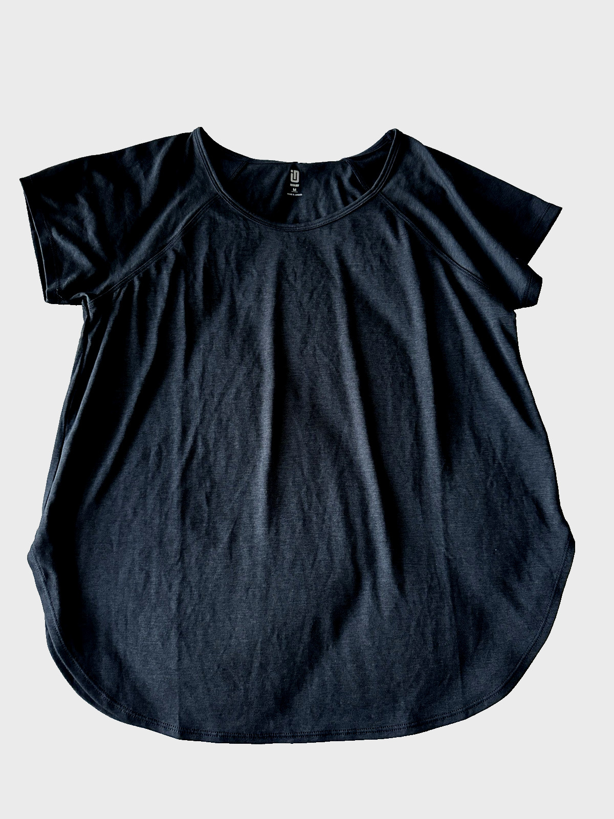Id Ideology Women’s Scoop-Neck Short-Sleeve T-Shirt deep Black Medium