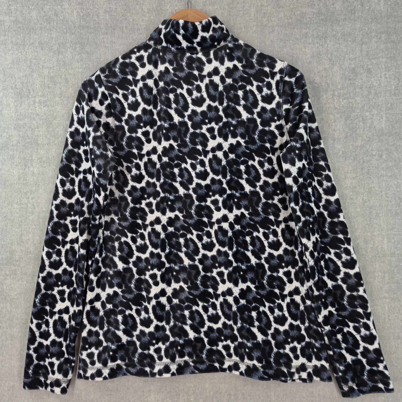 SNOSKINS Plush Microfleece Ski Pullover Small Black Gray Animal Print 1/4 Zip