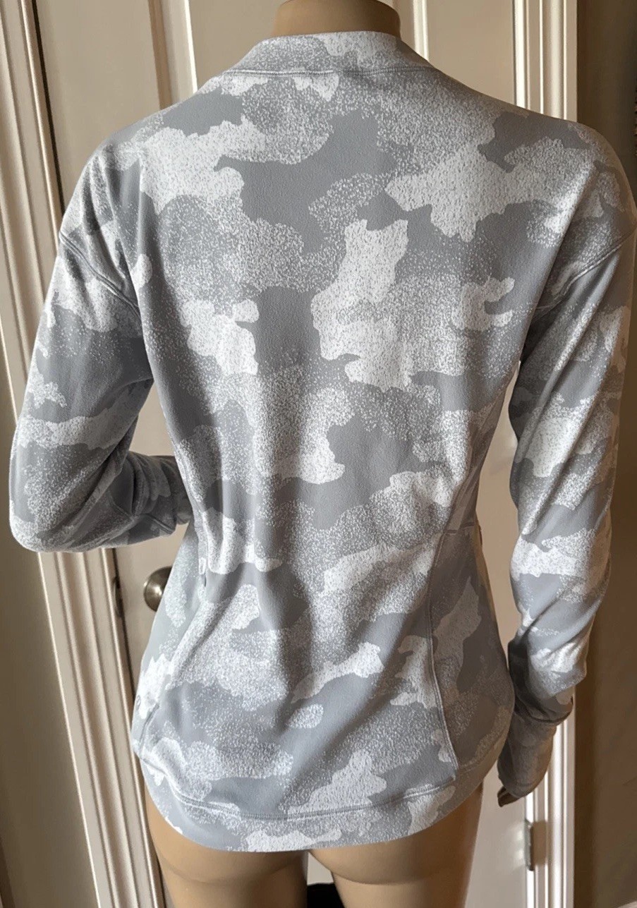 LULULEMON Close To Crossing Top Pullover Pocket Women’s Size 8 Multicolor