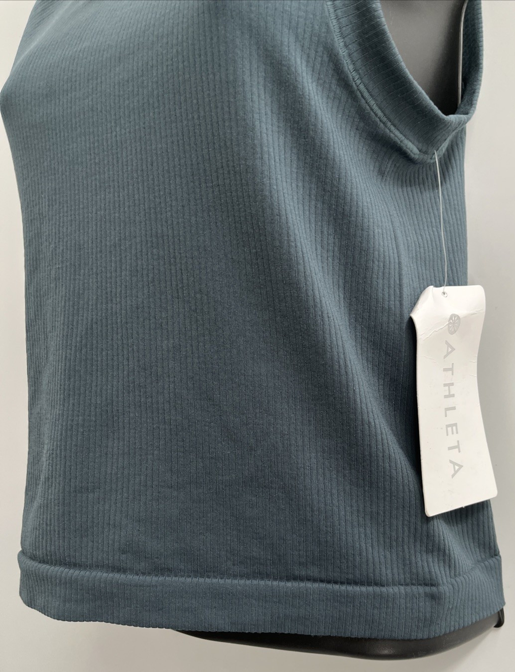 Athleta Women’s Crew Neck Sleeveless Renew Seamless Muscle Tank Blue Size Large