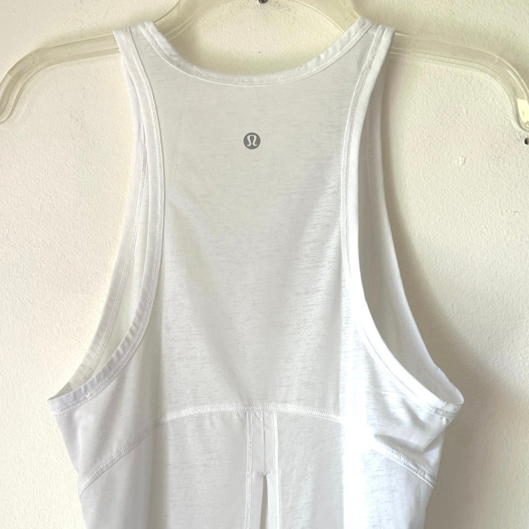 Lululemon Split Back White Tank Womens Size 2 Scoop Neck Yoga Workout Walking