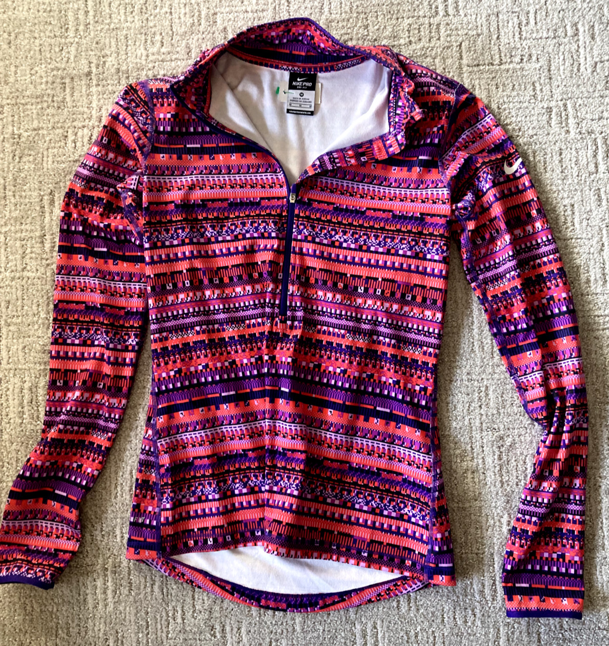 Nike Pro Women’s M dri-fit long Sleeve 1/4 zip shirt thumb holes Pink and Purple
