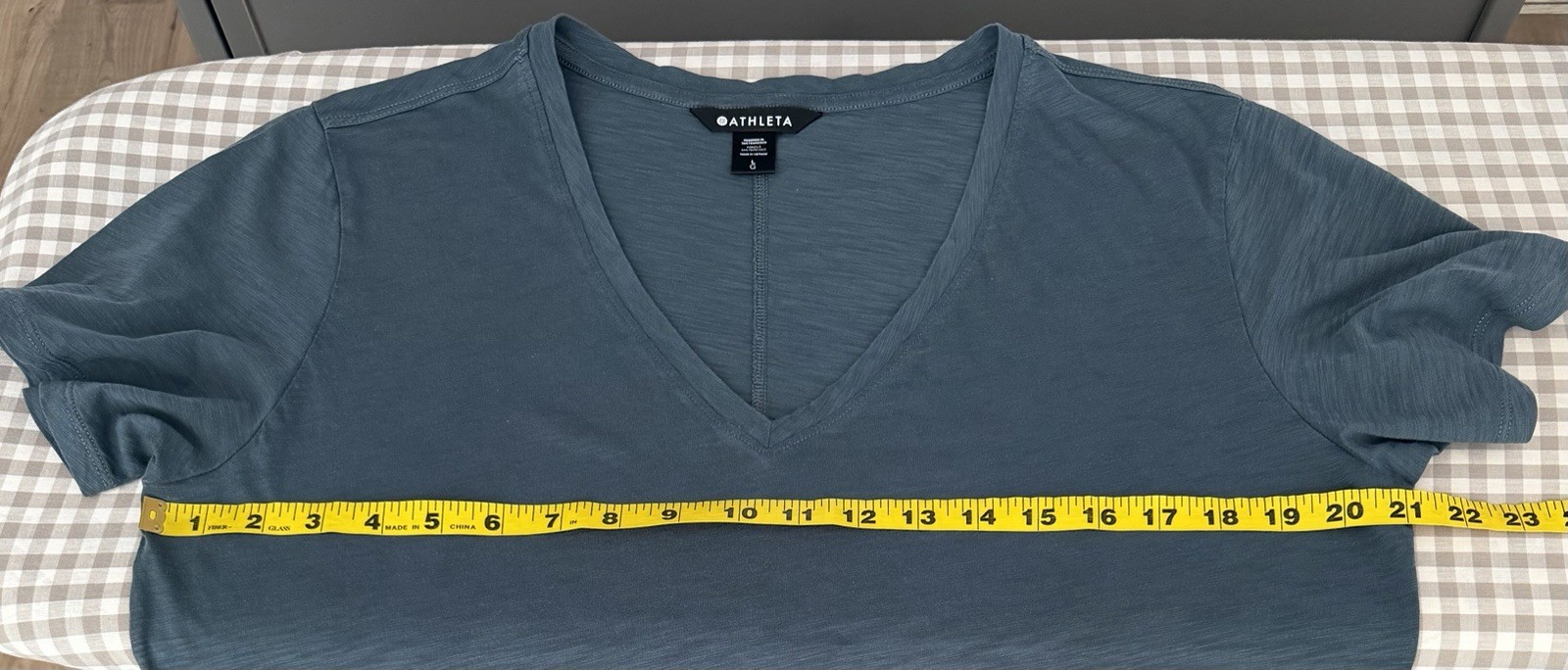 Athleta Essential Slub Womens T Shirt L Teal Short Sleeve V Neck Lightweight