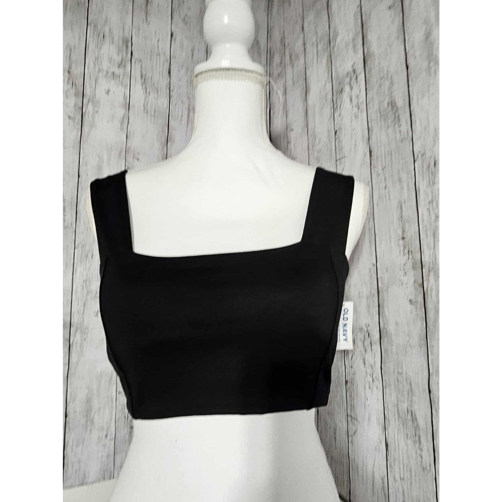 NWT Old Navy Black Bandeau Sports Bra Crop Top Medium CloudComfy Stretch
