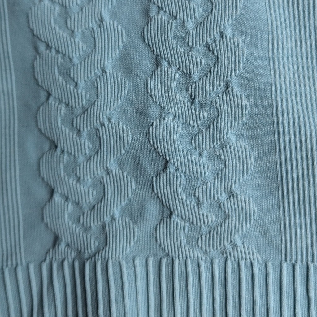 Lululemon Restless Pullover – Seamless Winter Blue Run Top Sz 4 Cable Knit Look