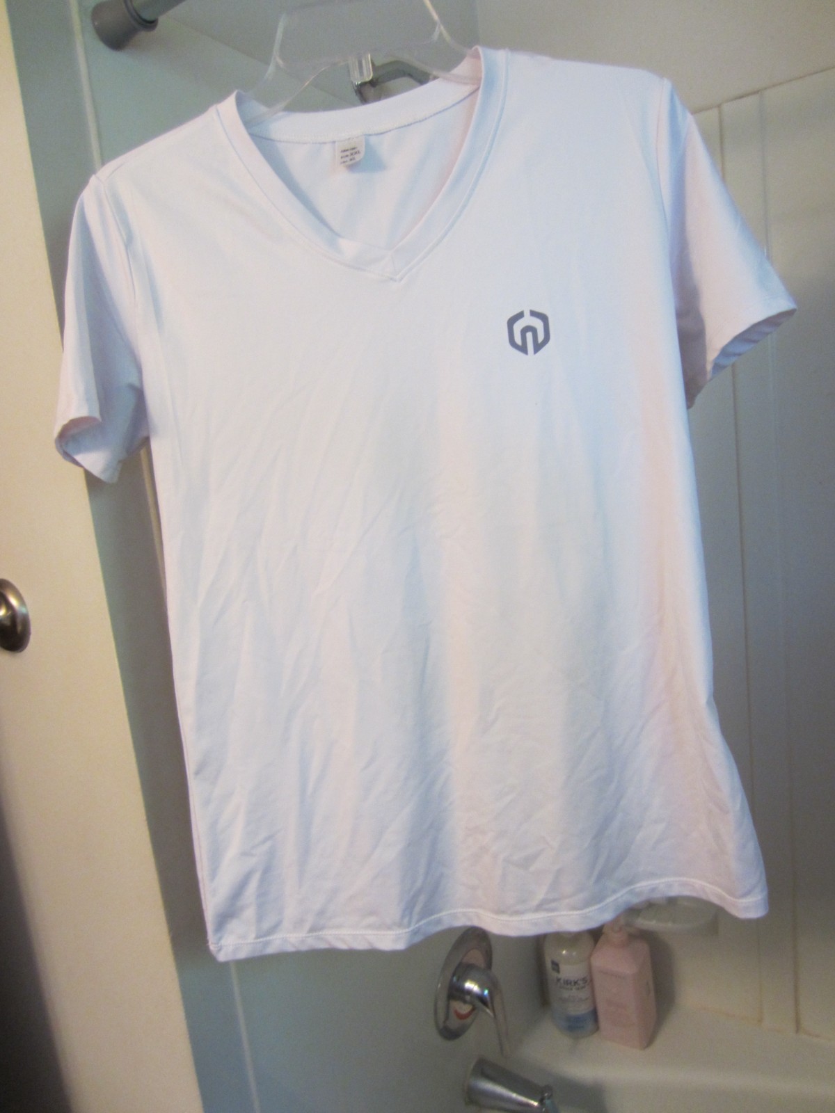 NWOT women’s short sleeved active wear top Asia:185+ Size XXL white color