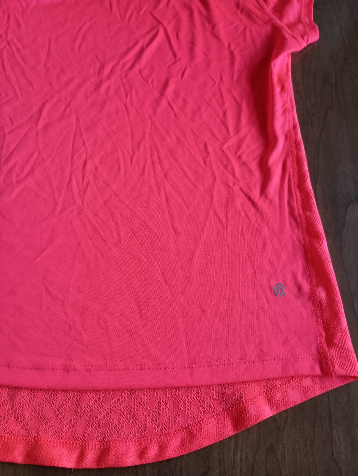 Champion Women’s Polyester Mesh Inserts Short Sleeve Activewear Shirt Medium