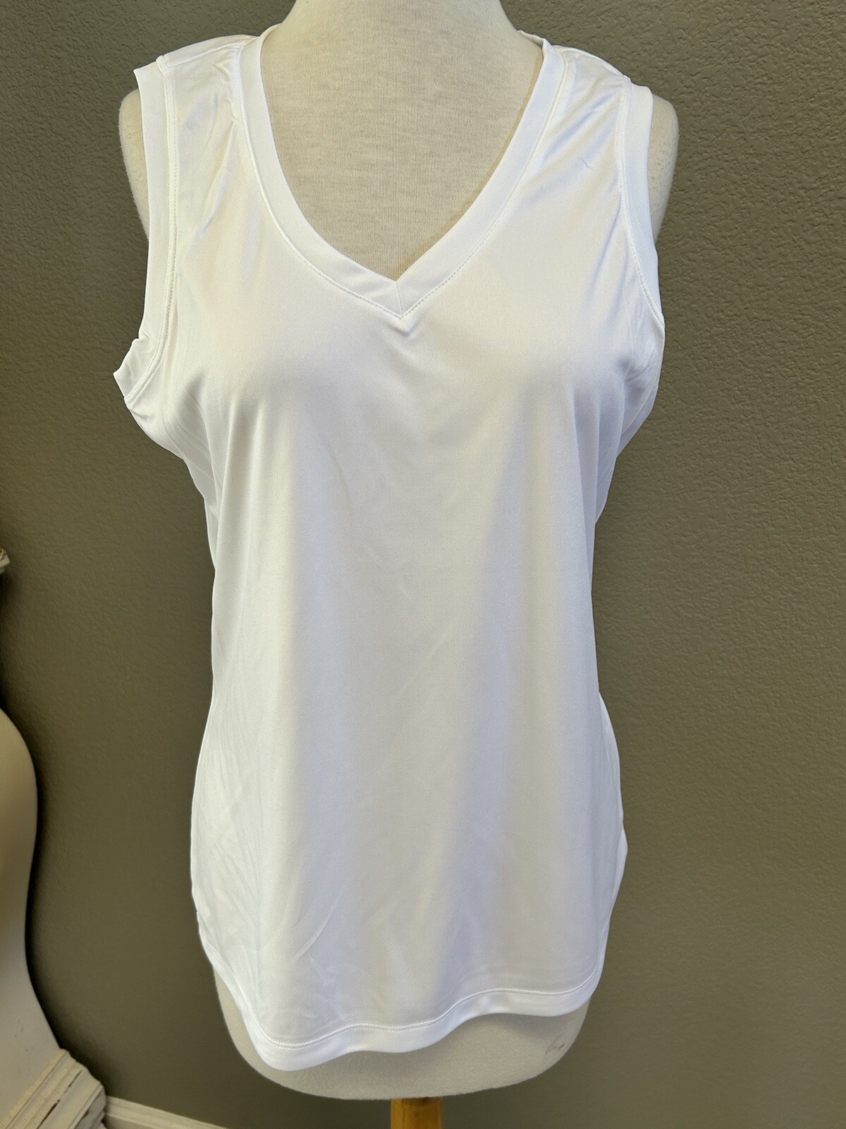 Sport-Tek Womens Sleeveless V-Neck Dri-Fit Moisture Wicking T-Shirt M-LST352 S