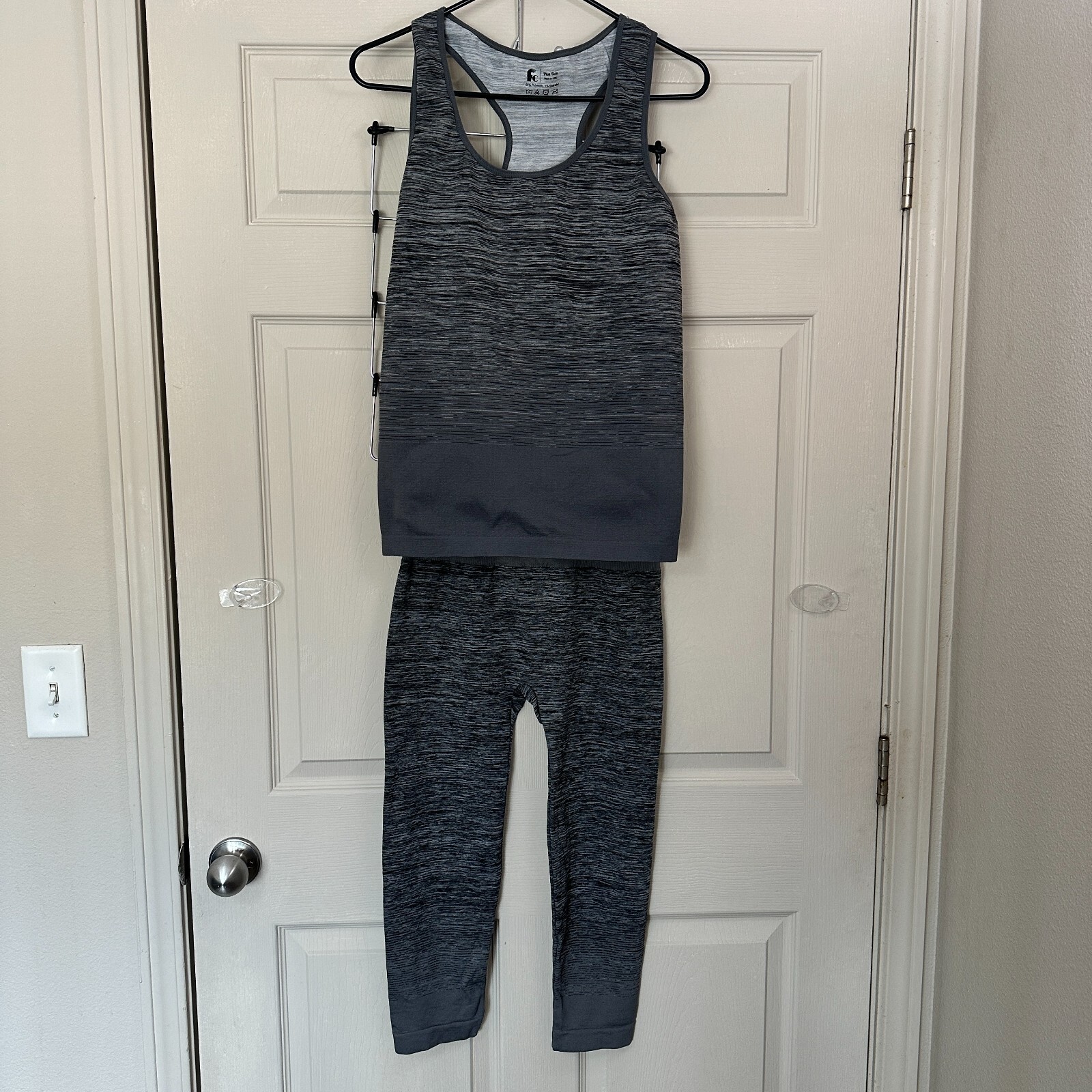 FC Women’s Plus Size Gray Stretch Yoga Cropped Leggings + Crop Top Set Activewea