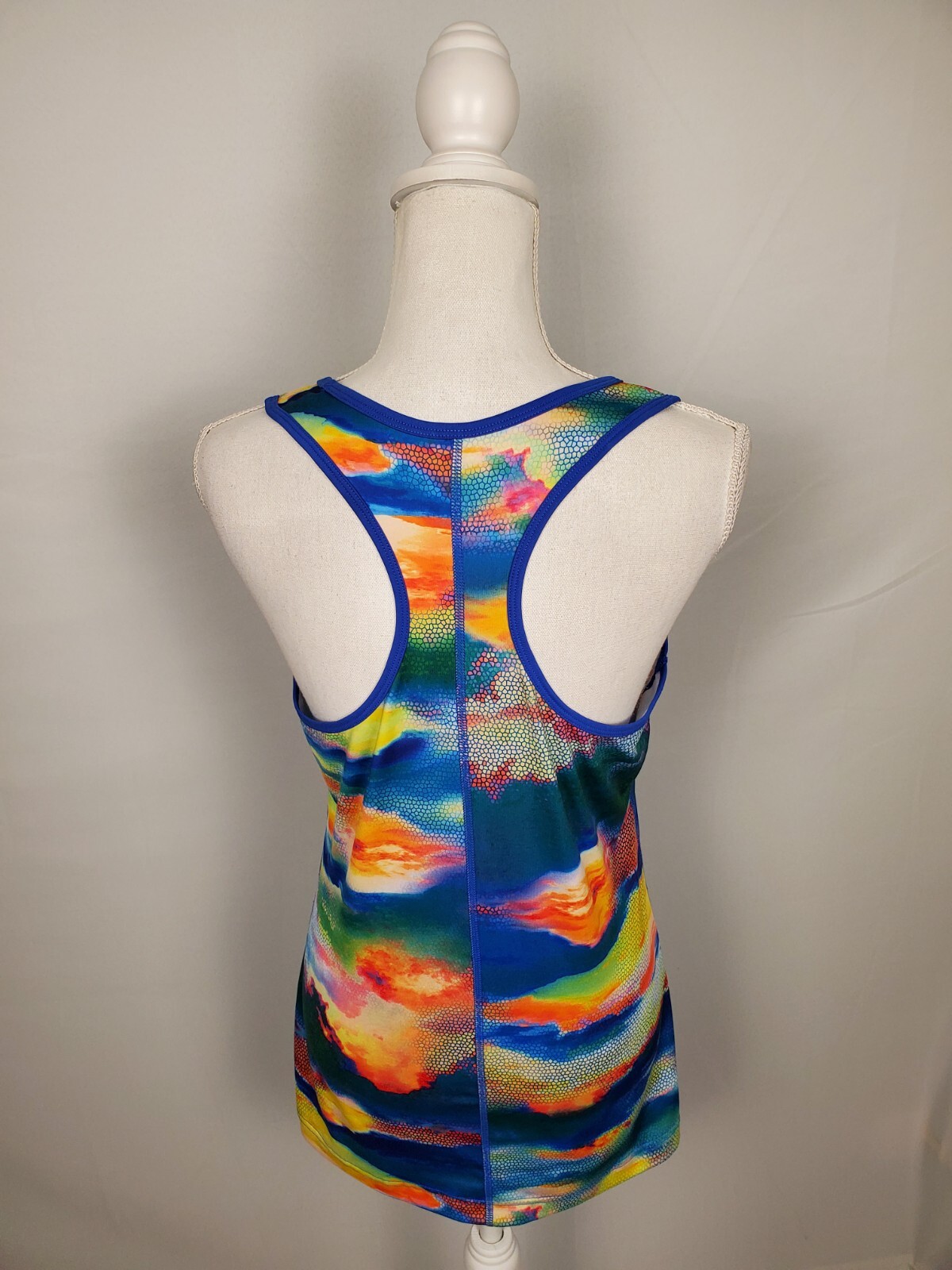 Fila Bright Colorful Patterned Racerback Activewear Tank Top Women’s Small?.