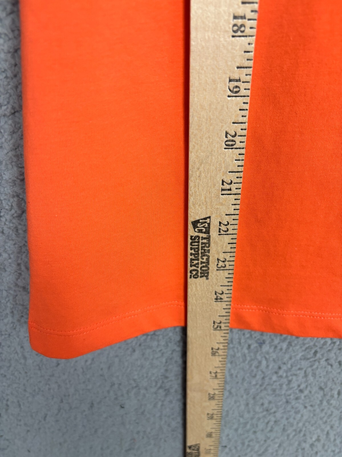 Puma Women’s Classic Crew Neck Trail Mix Logo Tee Shirt Orange Small NWT’s.