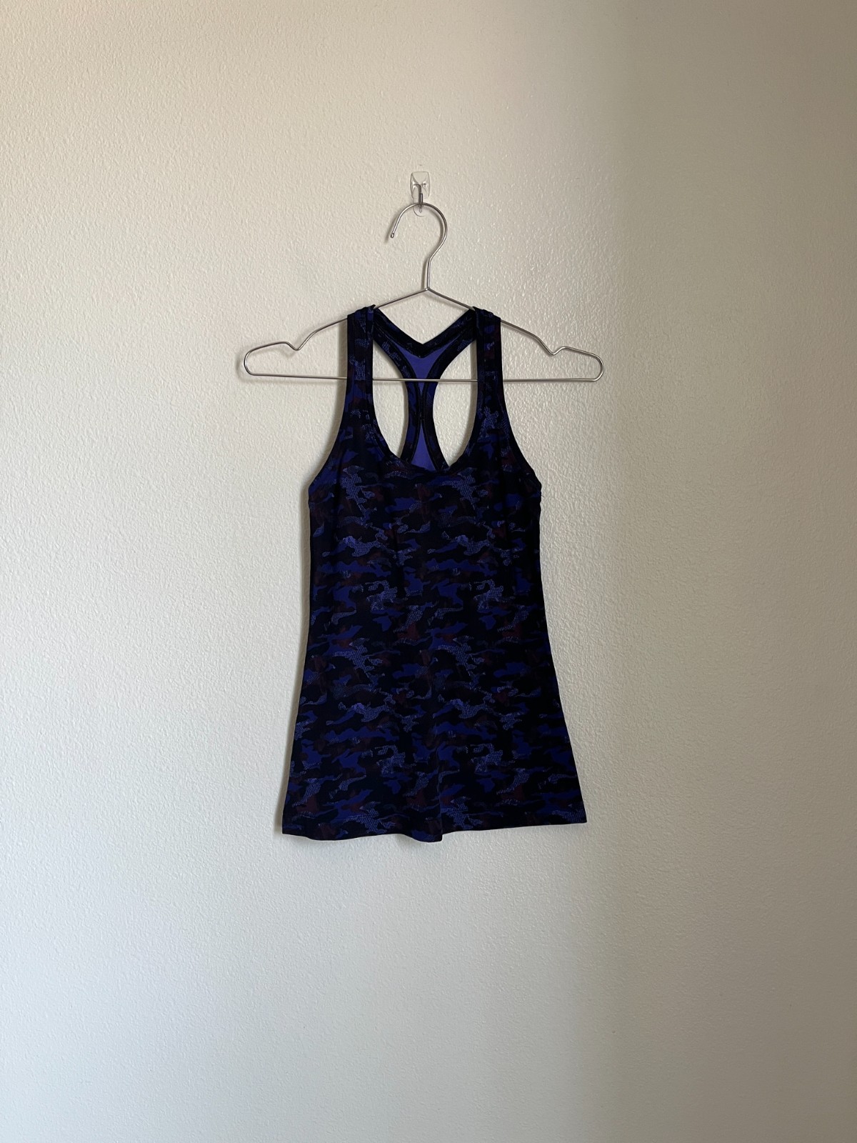 Lululemon Women’s Cool Racerback II in Mini Hounds Camo Emperor Blue Size US 4
