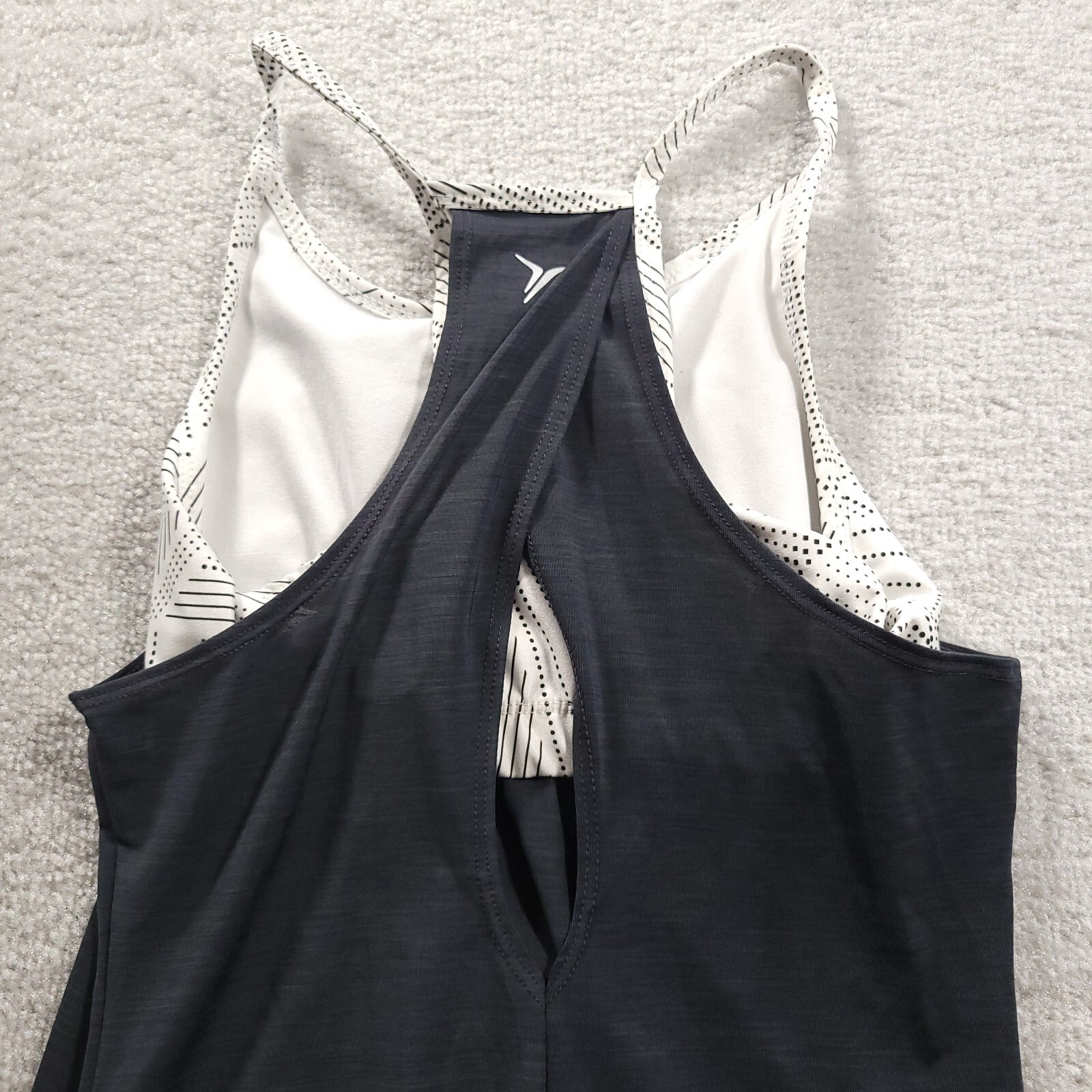 Old Navy Active “Loose Ample” Racerback Sport Bra Tank Top Shirt Gray Womens XS