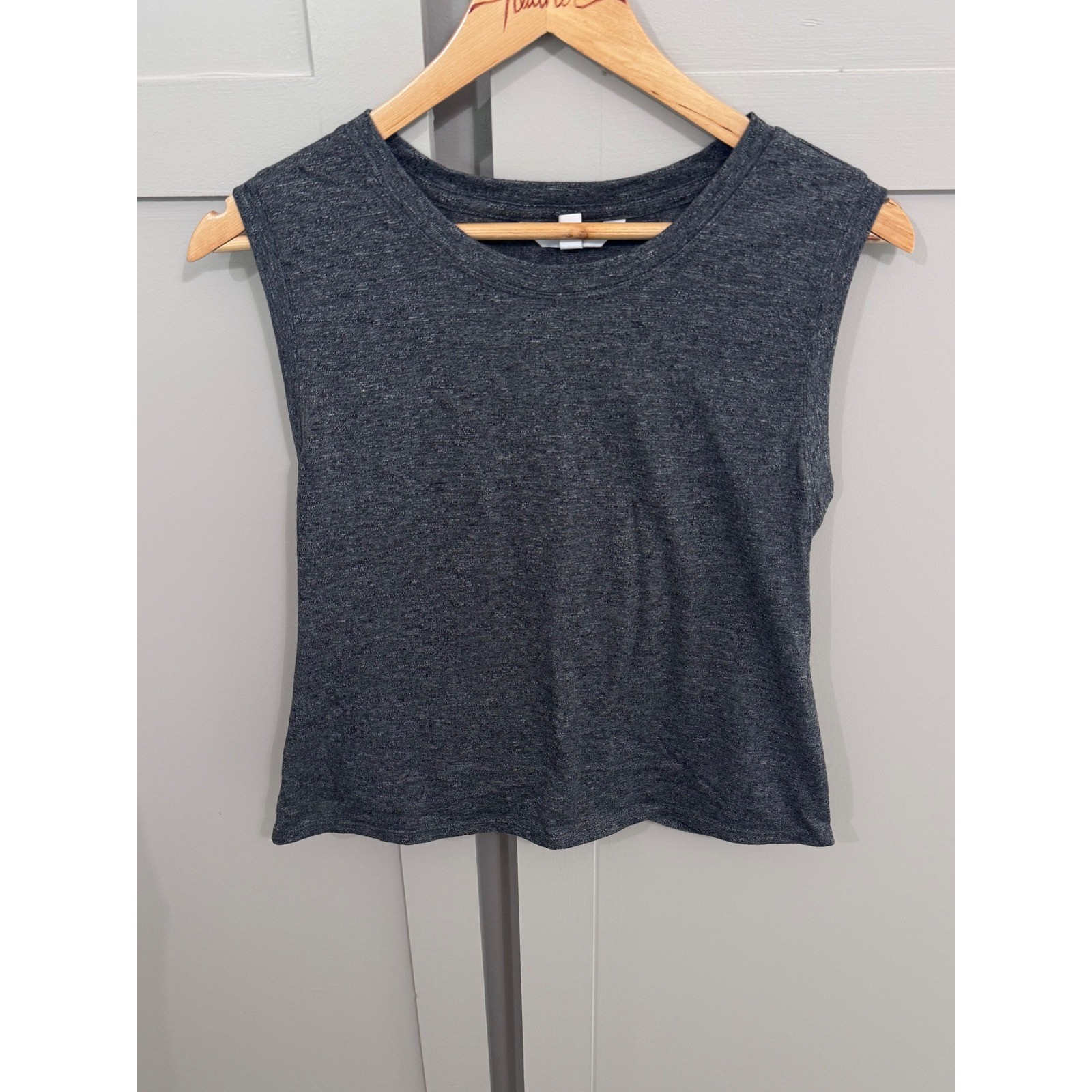 Athleta Womens Gray Heather Twist Back Muscle Tank Top Sleeveless Shirt Small