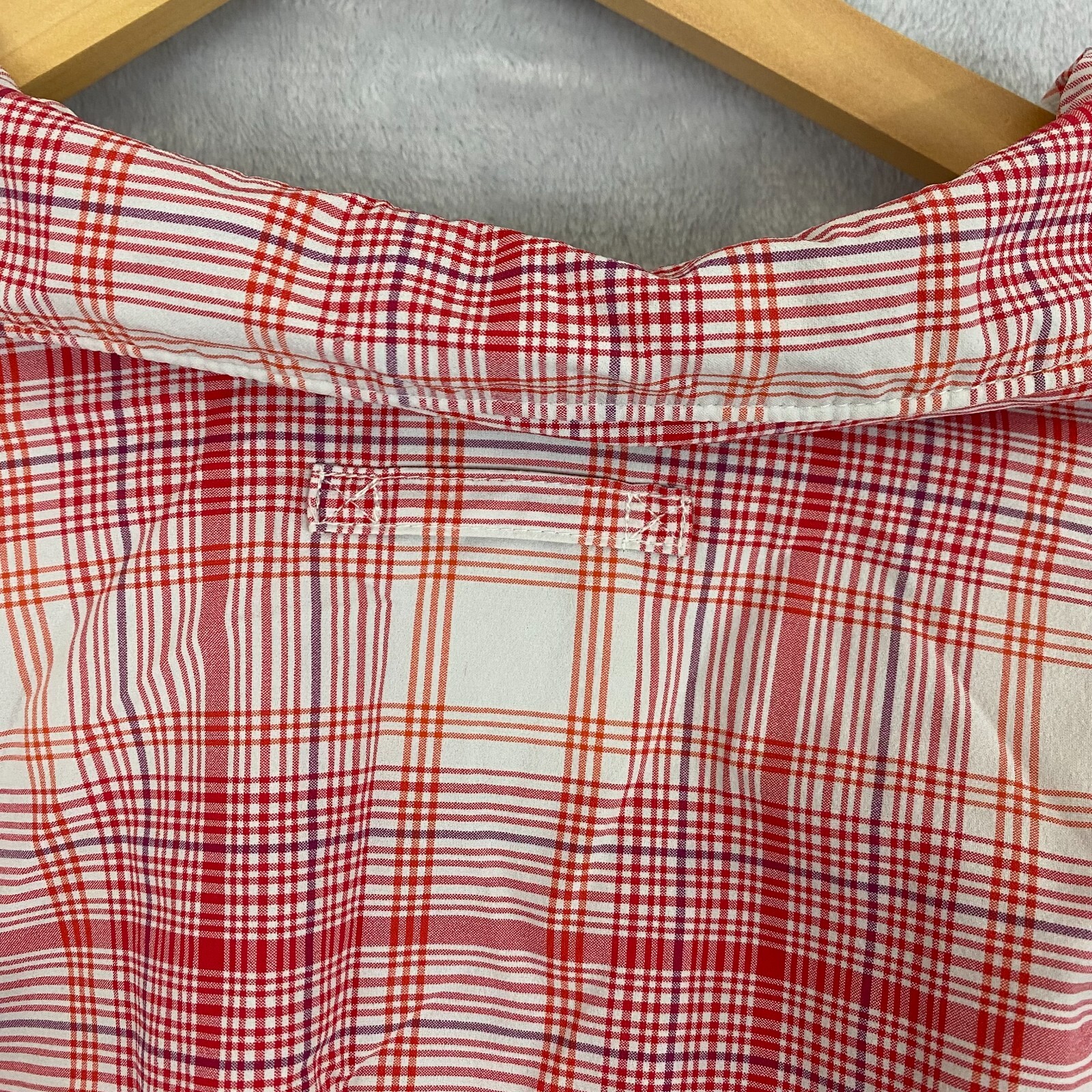 Duluth Trading Lightweight Button Up Shirt Womens Sz Small Red Pink Plaid Hiking