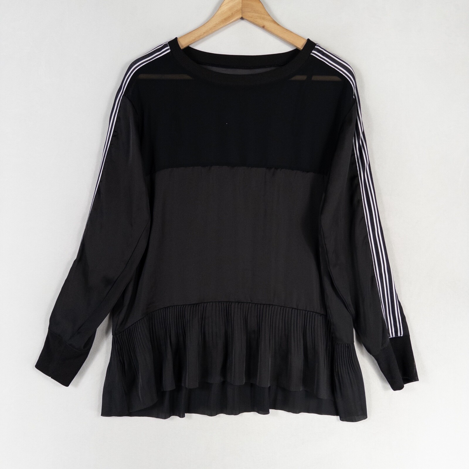 Uniquely Lorna Jane Top XS Black Satin Pleated Hem Striped Sleeves Sporty Luxe