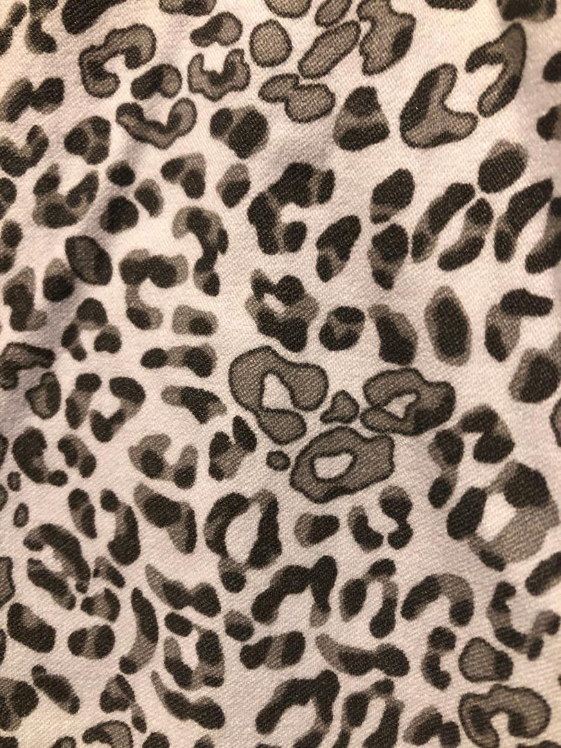NWT Ladies SWING CONTROL GRAY LEOPARD 19 Inch GOLF CAPRIS 6 8 14 Pullon Stretch