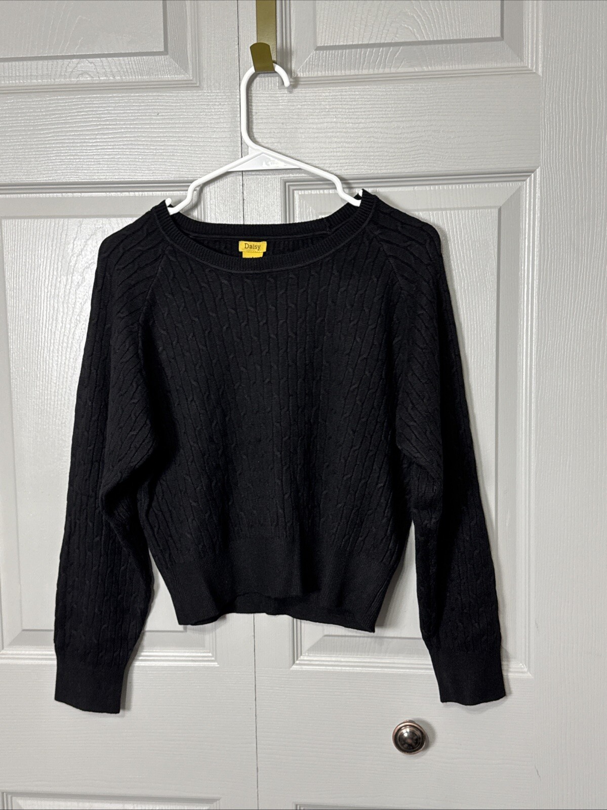 NWT DAISY Cable Knit Pullover Light Weight Small Crop Top Black Long Sleeves