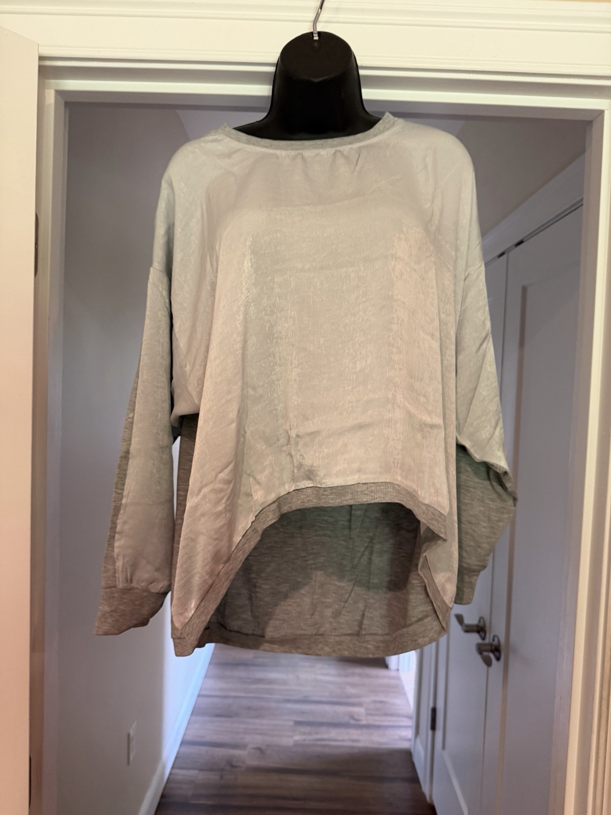Bare Necessities Satin and Jersey Dolman Sleeve Women’s Pullover Top M -NWT