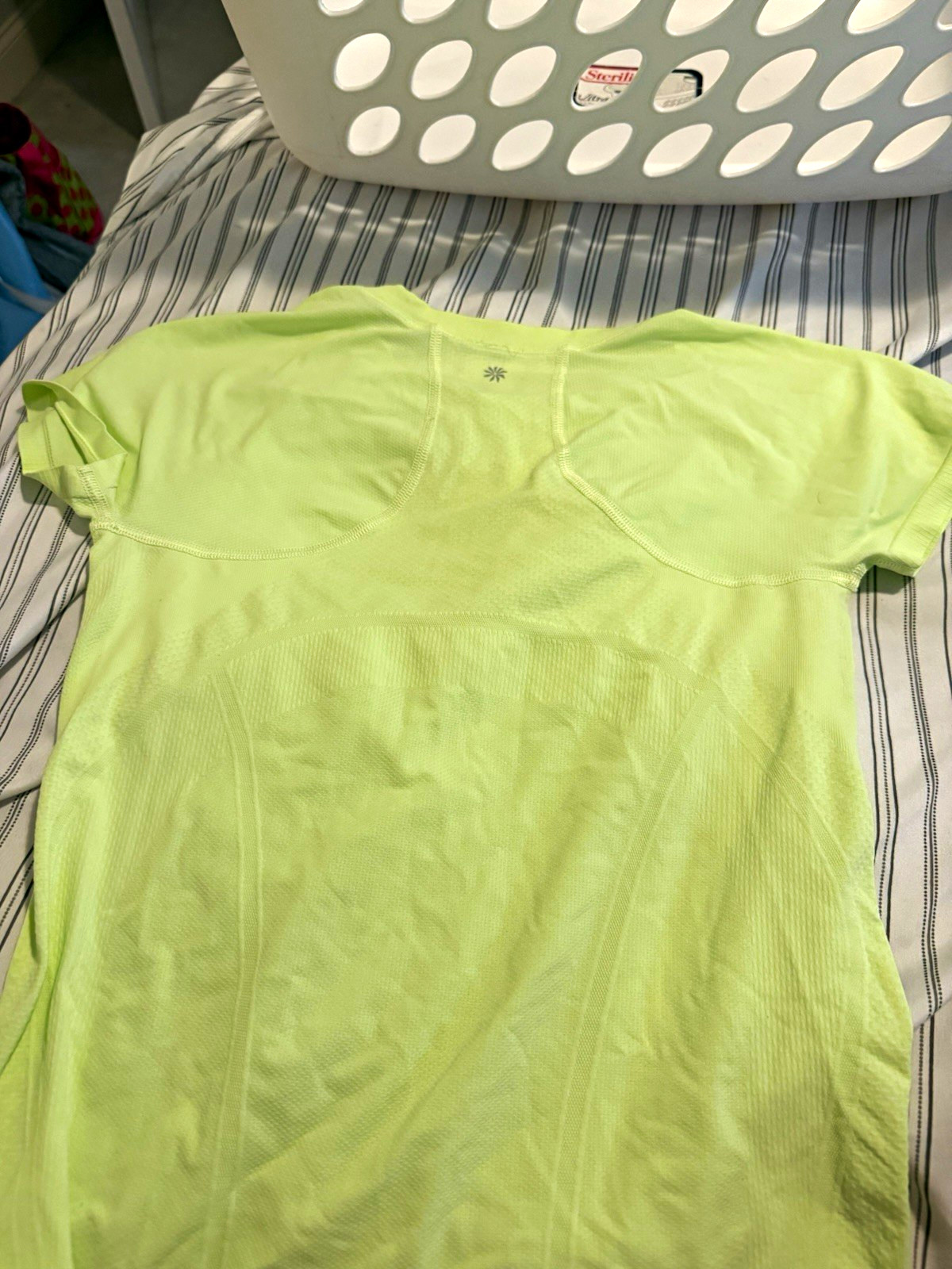 Athleta Women’s Solid Green Short Sleeve Crew Neck Activewear T-Shirt Size S