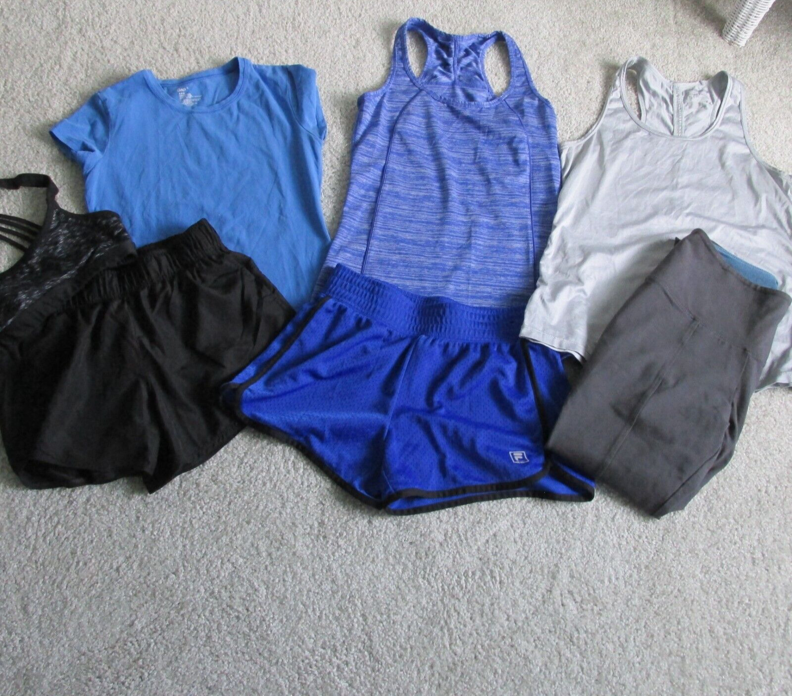 Athletic Active Women’s Mixed Lot 7 pc RBX Fila 90 Degree Athletic Gap Sz Small